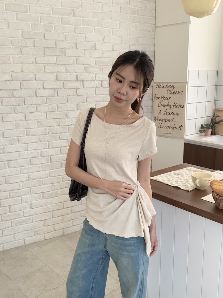 側腰造型唯美上衣