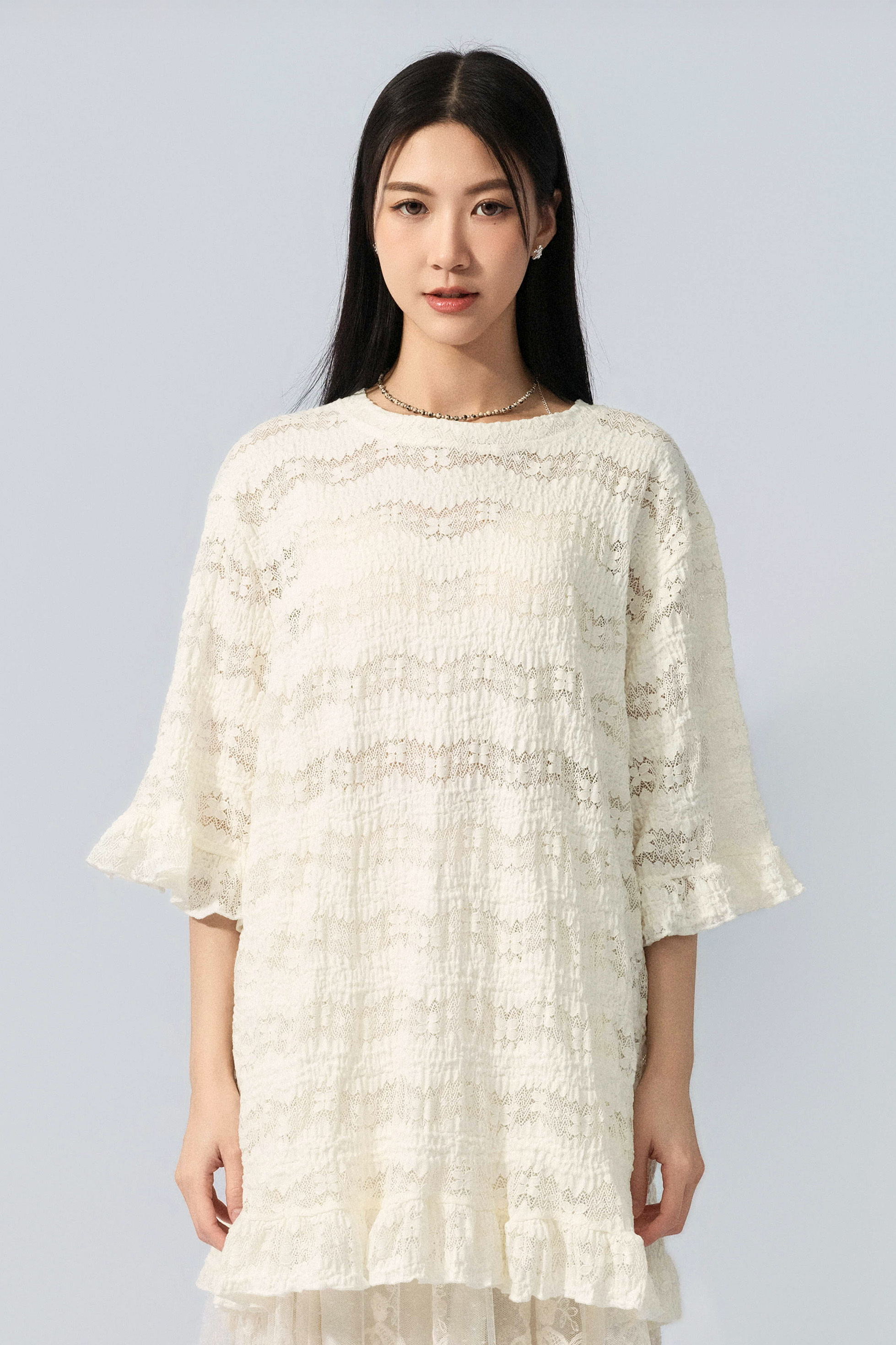 通花蕾絲間彈性鬆身上衣 (預購產品）