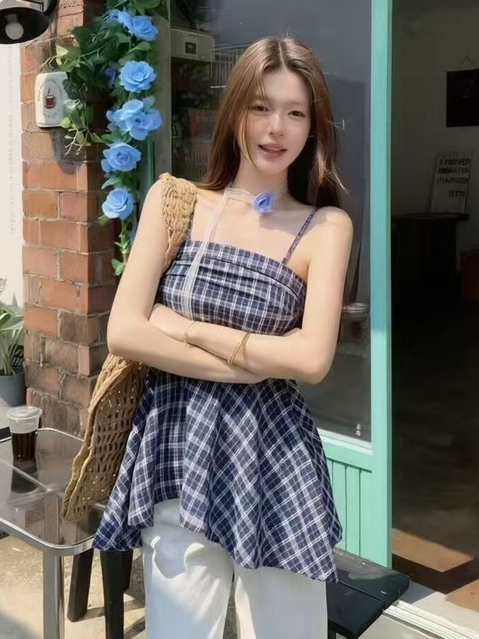 細肩格紋下不規則背心