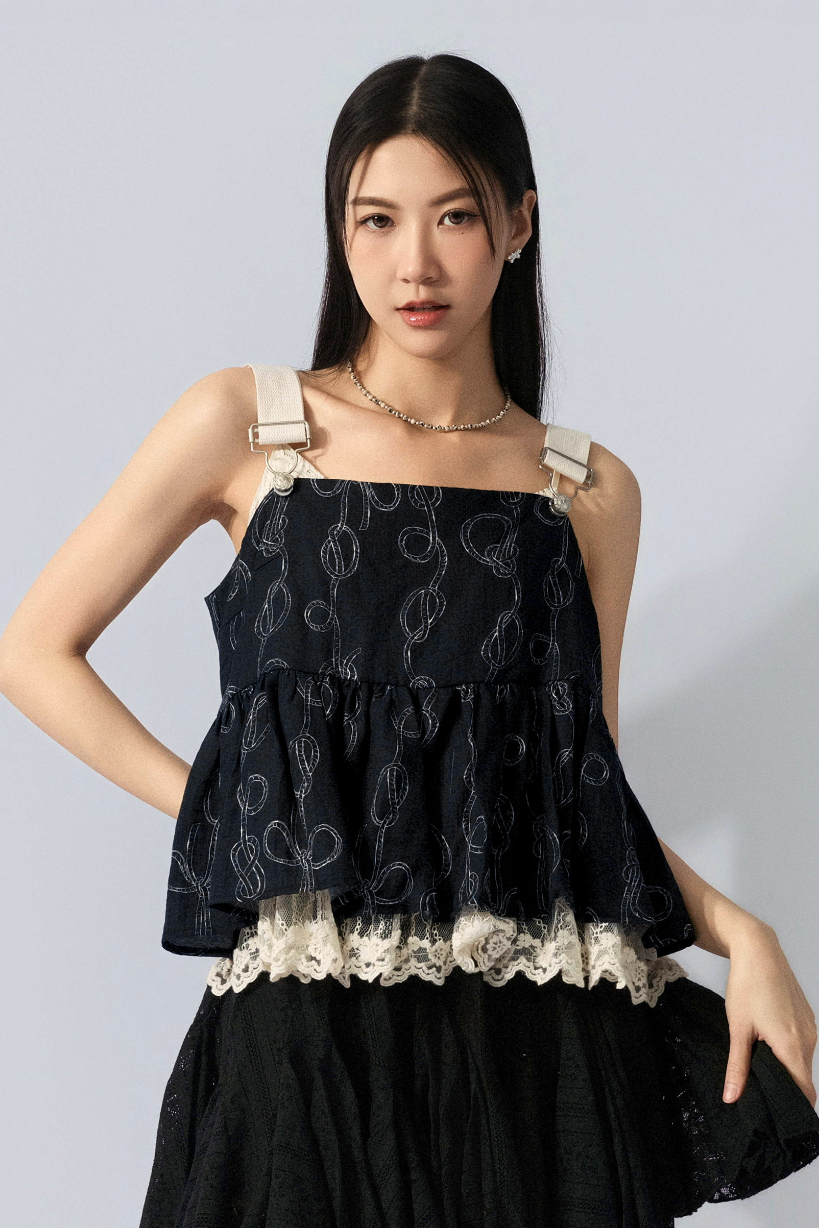 繩結花蕾絲腳工人吊帶背心 (預購產品）