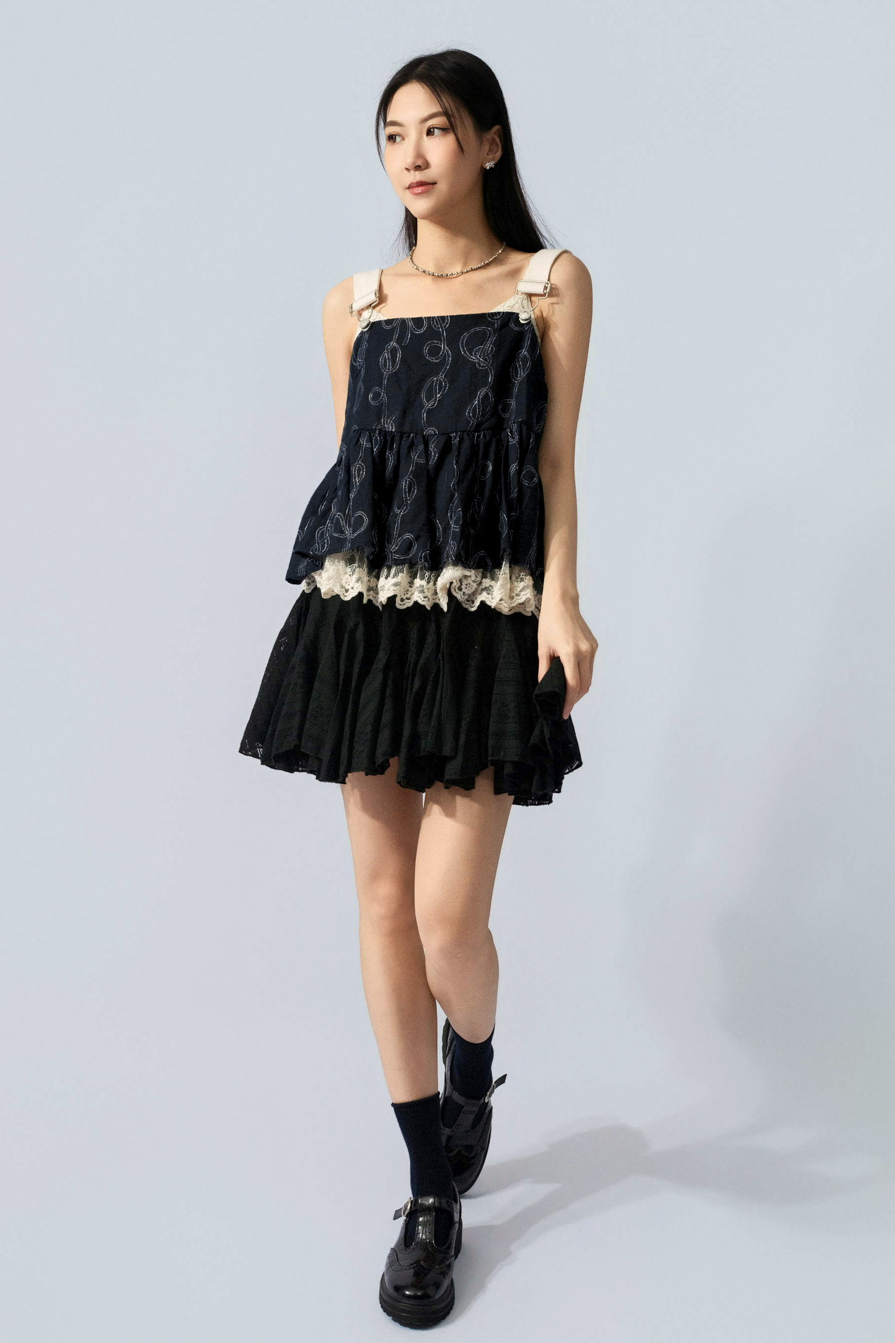 繩結花蕾絲腳工人吊帶背心 (預購產品）