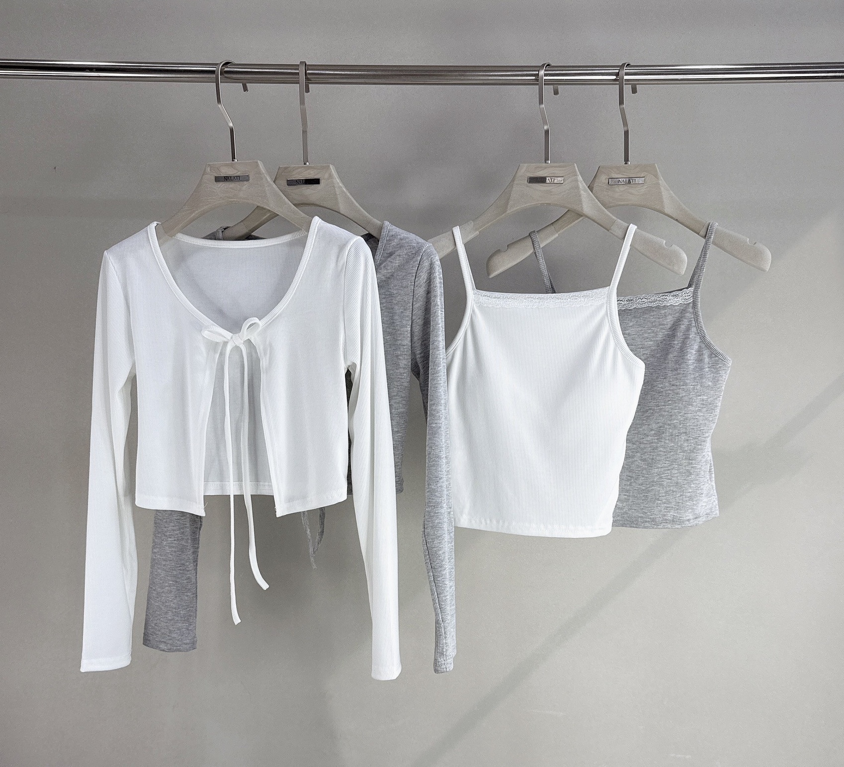 細肩蕾絲罩杯背心+前綁外套