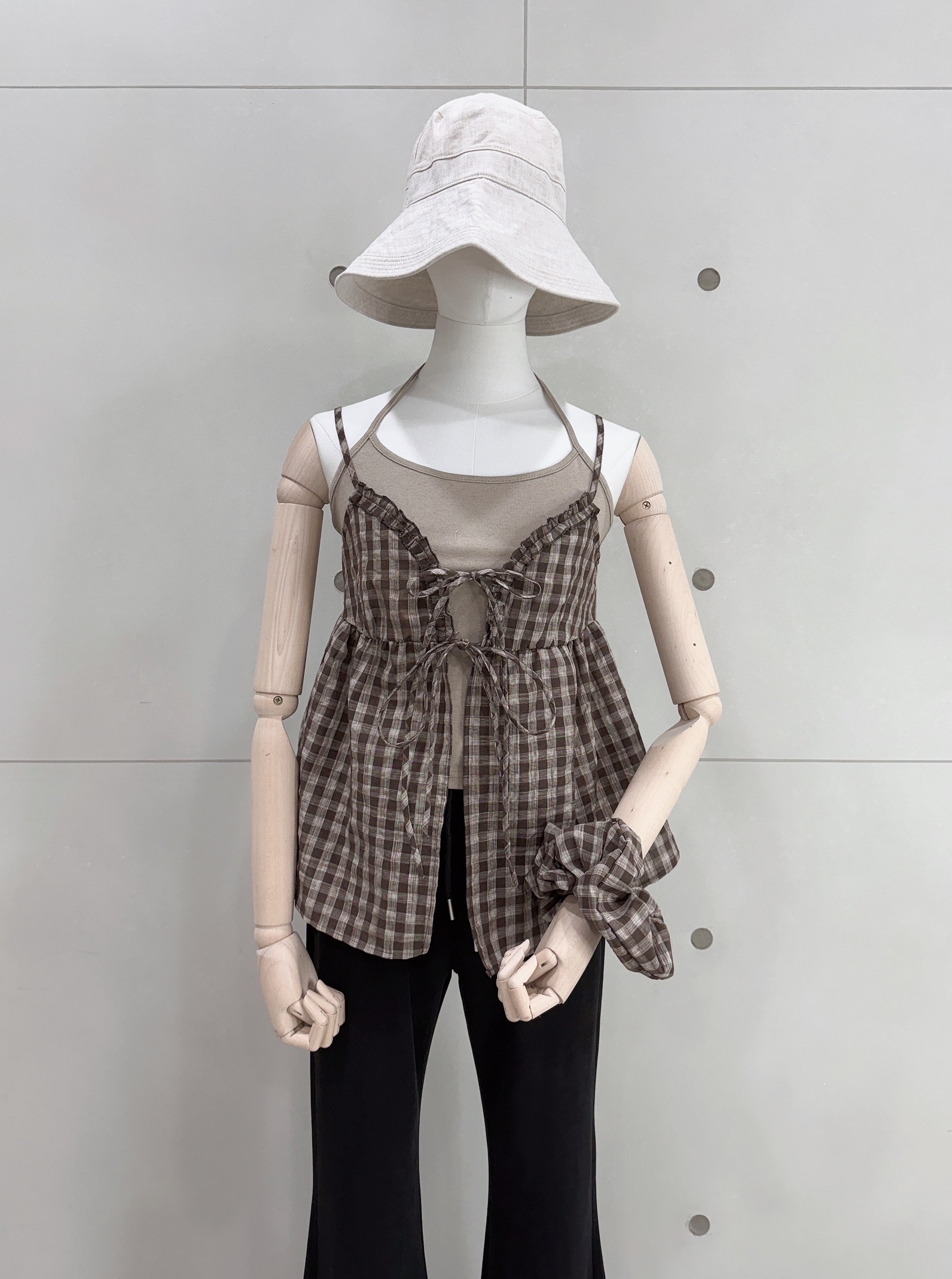 髮圈+掛脖背心+前綁格紋背心