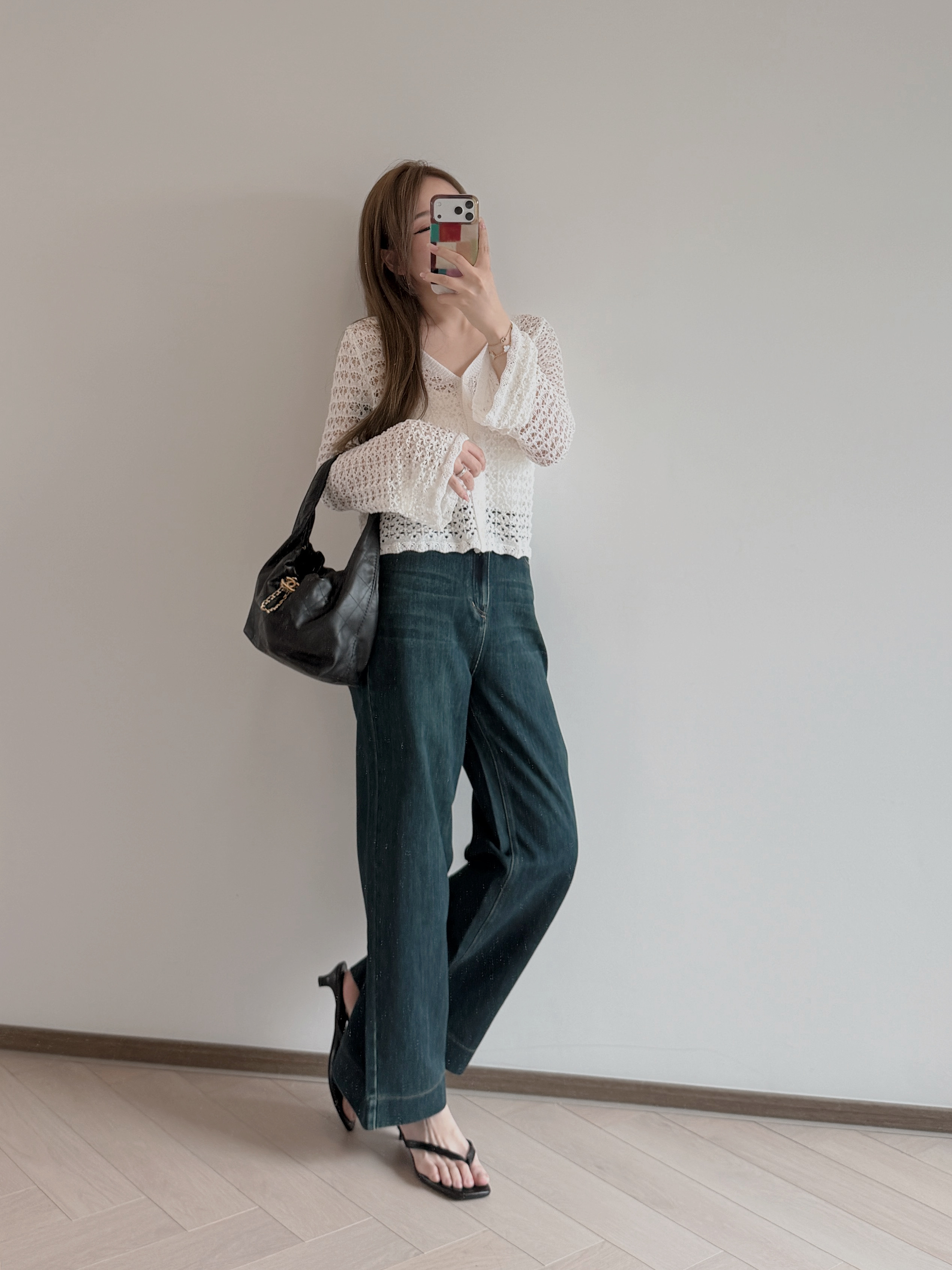 現貨 7418 白色通花喇叭袖上衣