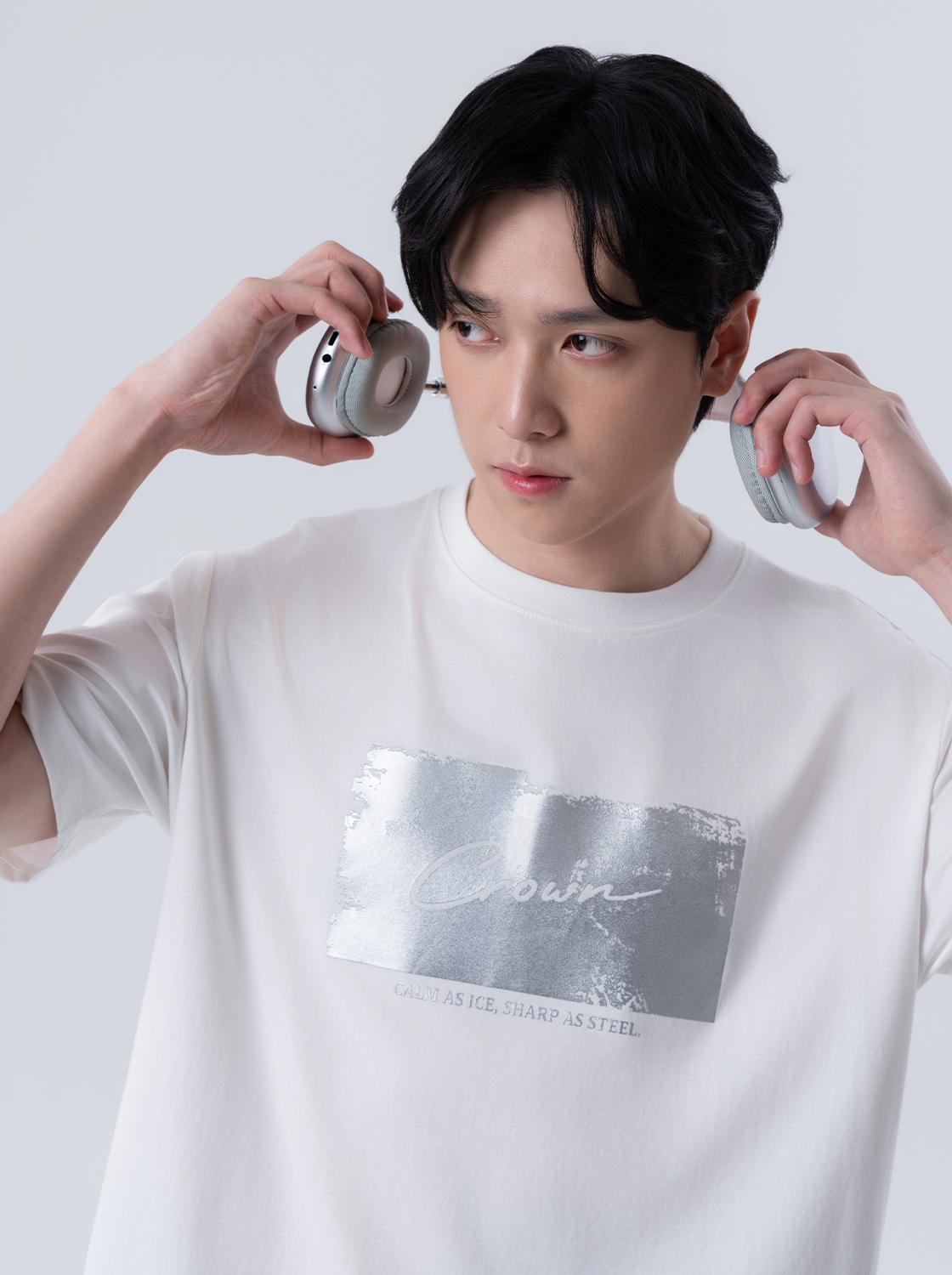 質感銀色印花TEE