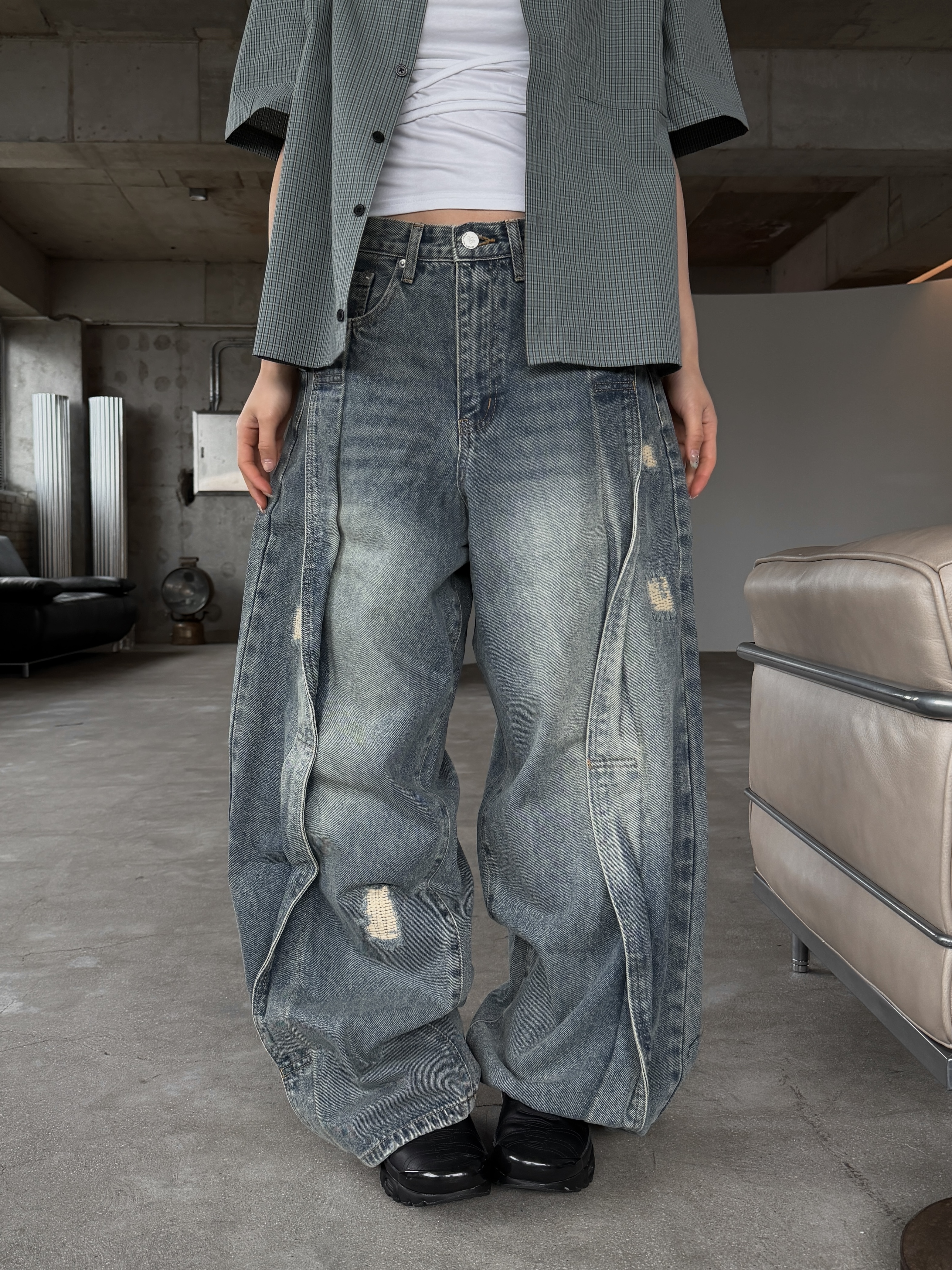 立體翻摺 拼接刷破 寬鬆水洗牛仔褲