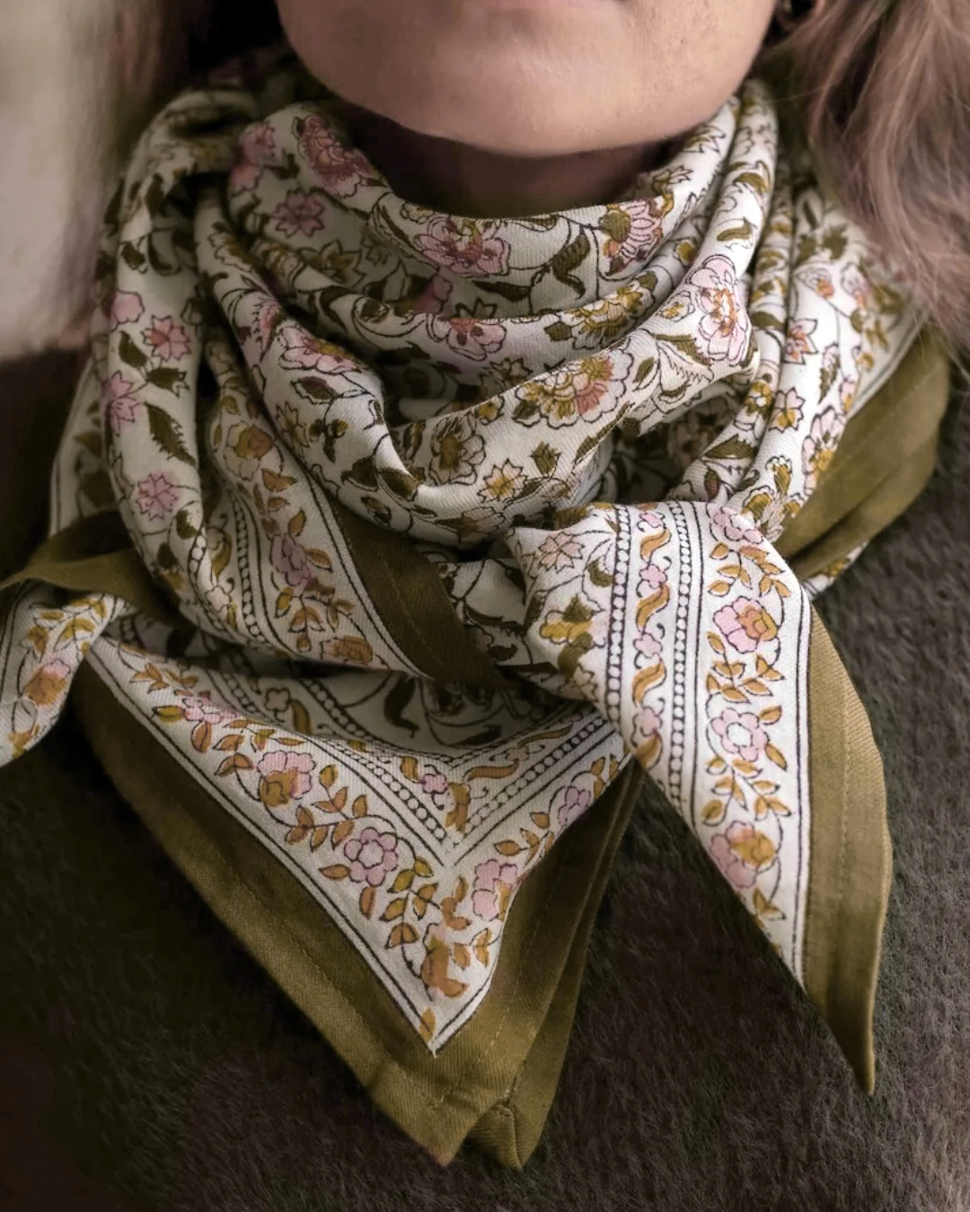 埃德爾琥珀棕 | 領巾