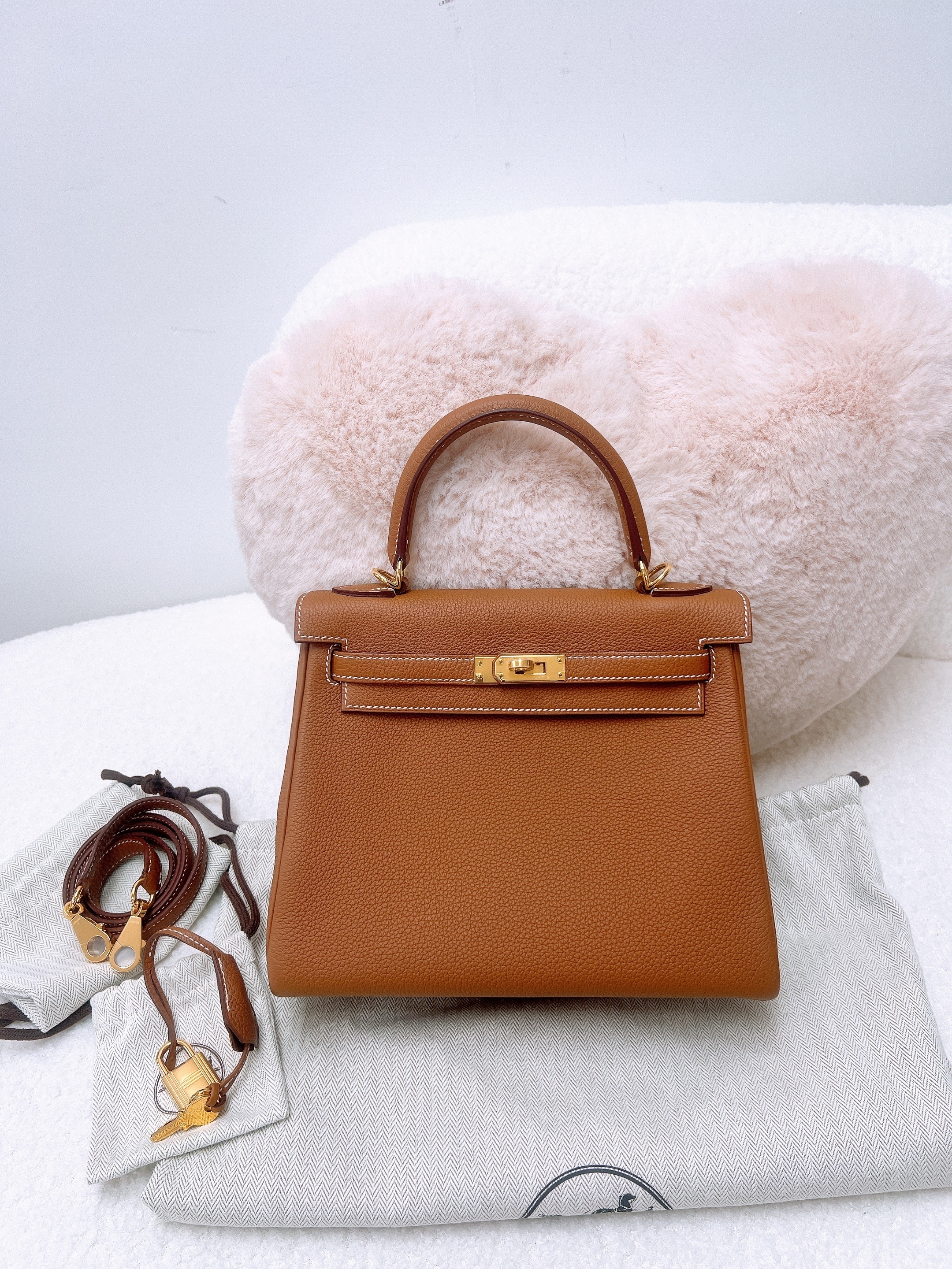 *Unused* Hermes kelly 25 (gold GHW/ stamp U)