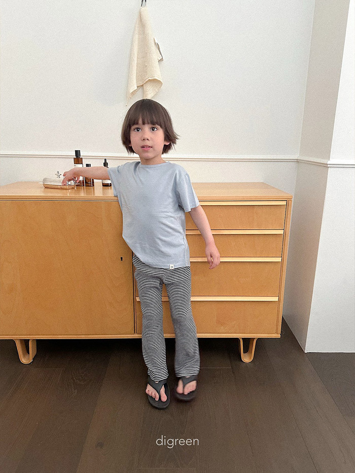 正韓夏Digreenkids 兩色細條紋小腳褲