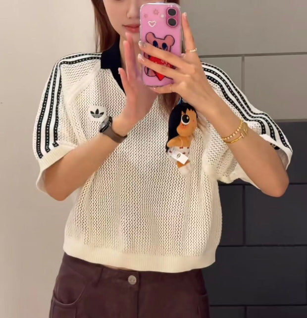 【Luxury】 ADIDAS ORIGINALS KNITTED 鉤針編織立領短袖 編織短袖 簍空洞洞 t桖 白色 咖啡色  奶油白 摩卡棕 KE0198 KC6490 夏日新品 POLO衫