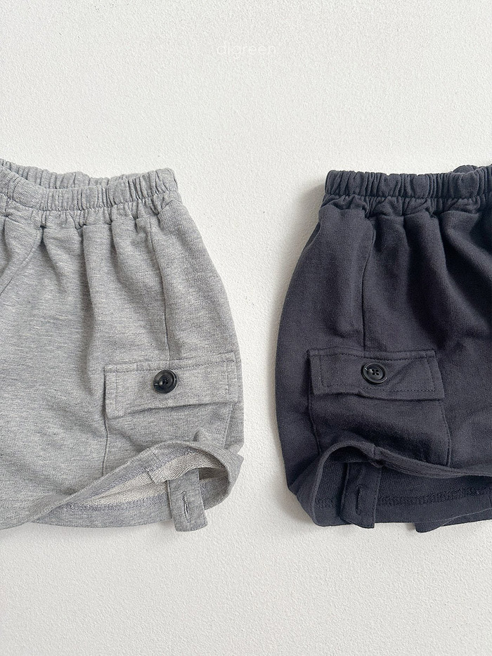 正韓夏Digreenkids 兩色個性工裝口袋短褲