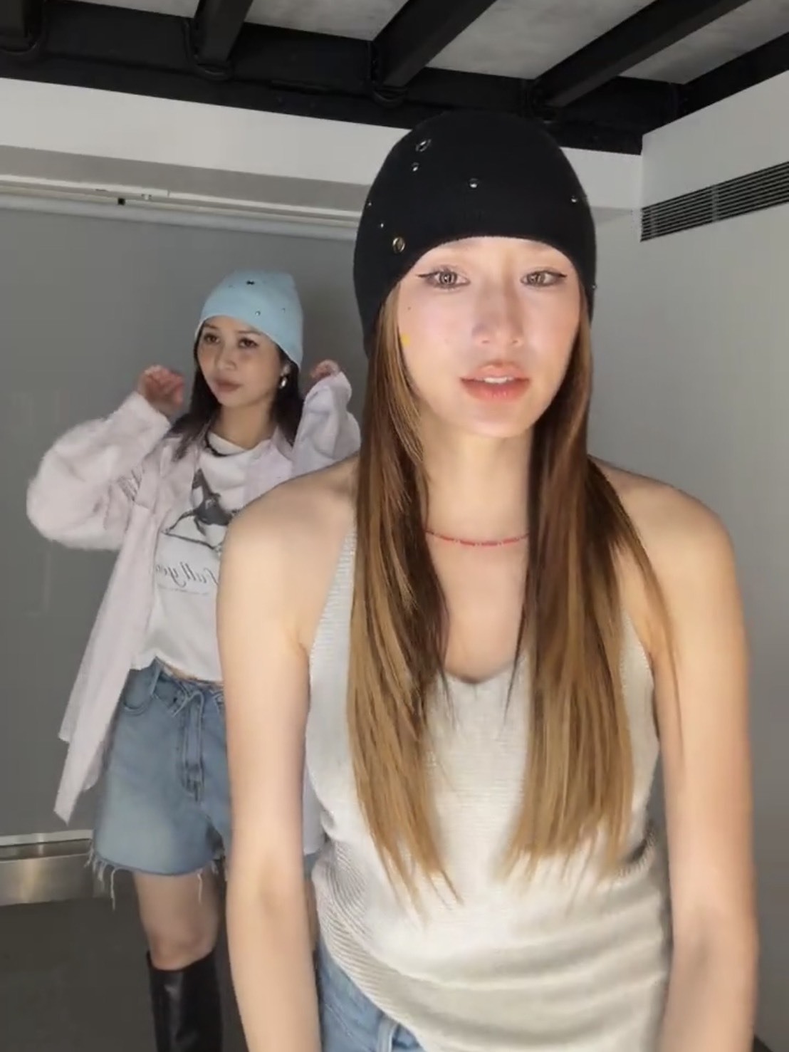 釦眼針織冷帽-黑