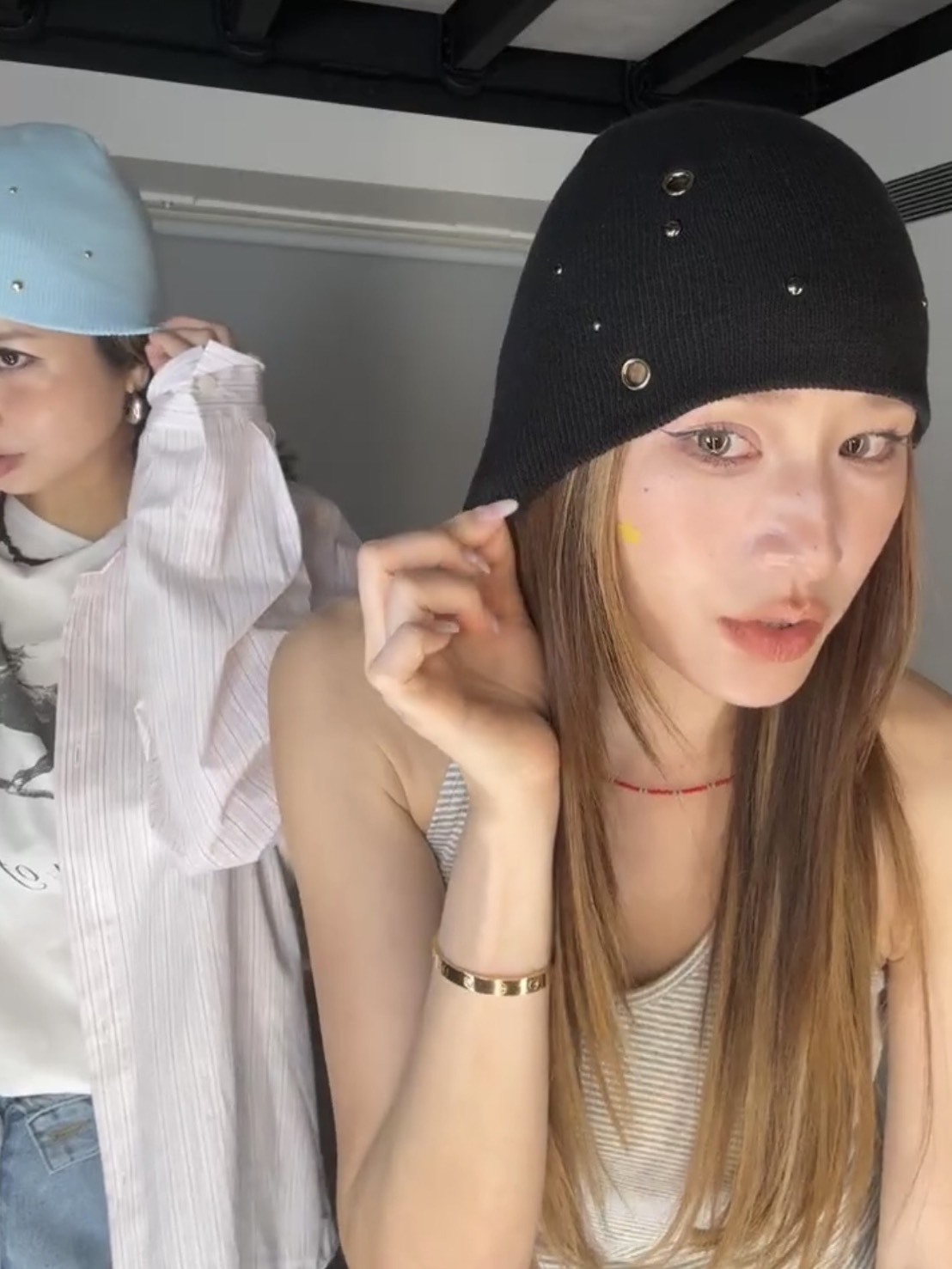 釦眼針織冷帽-黑