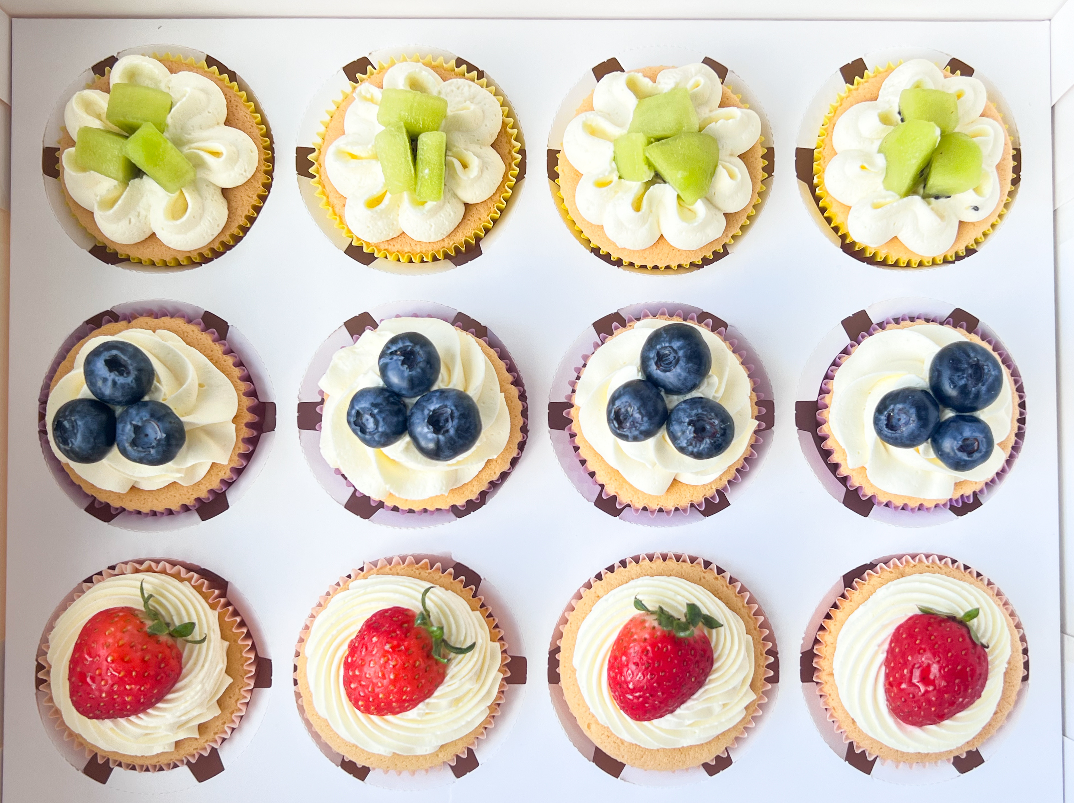 鮮忌廉水果杯子蛋糕組合