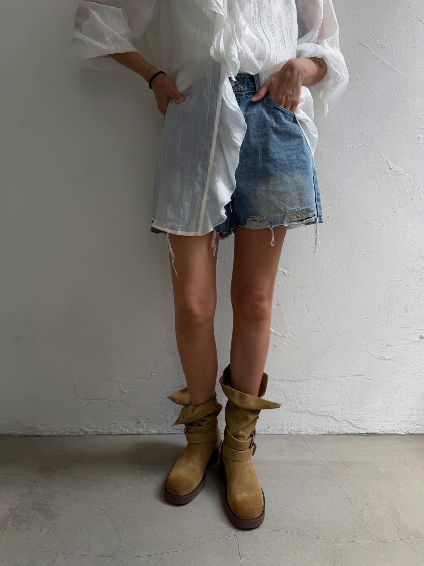 Distress denim shorts