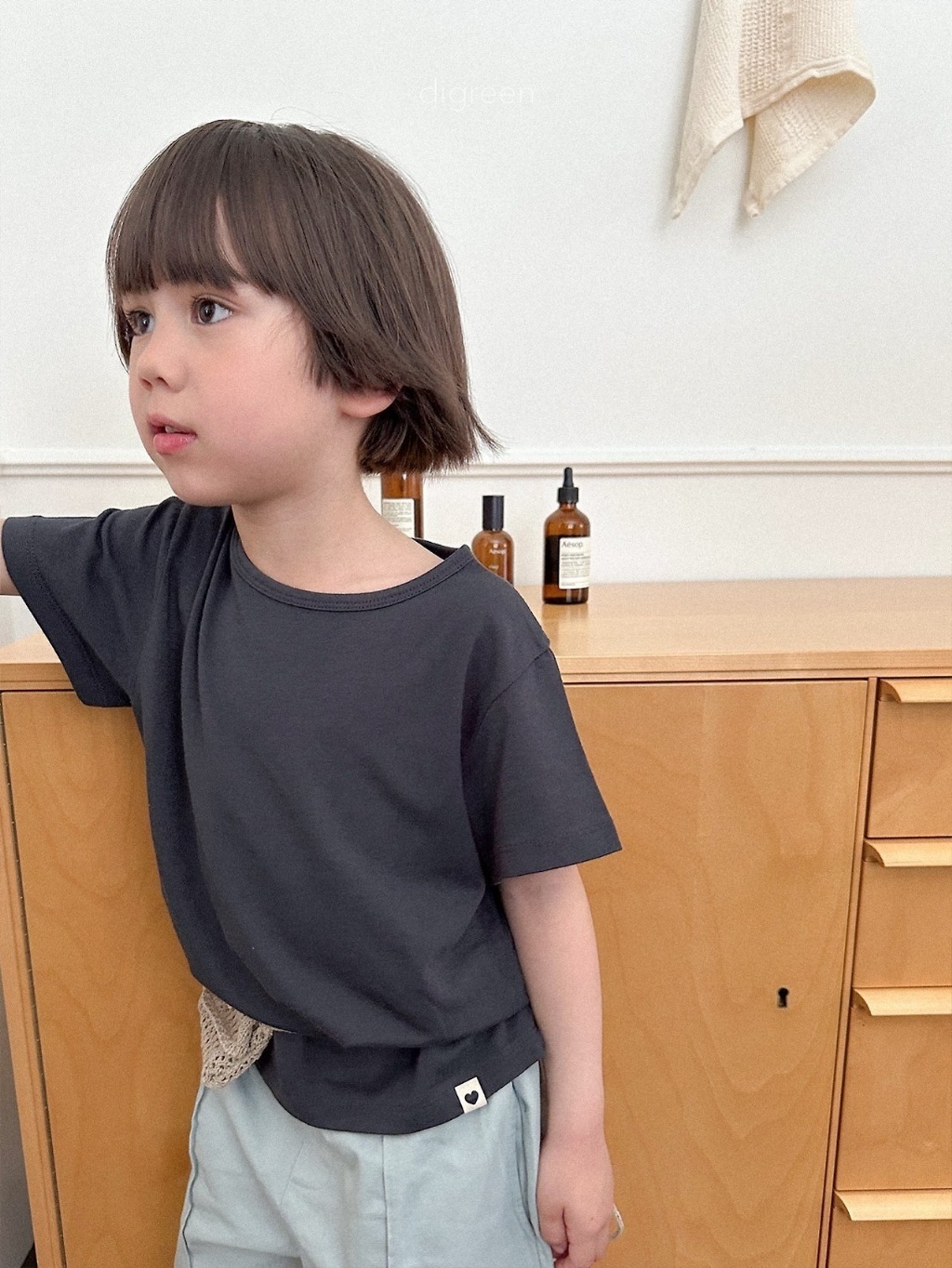 正韓夏Digreenkids 四色愛心小標日常素色上衣