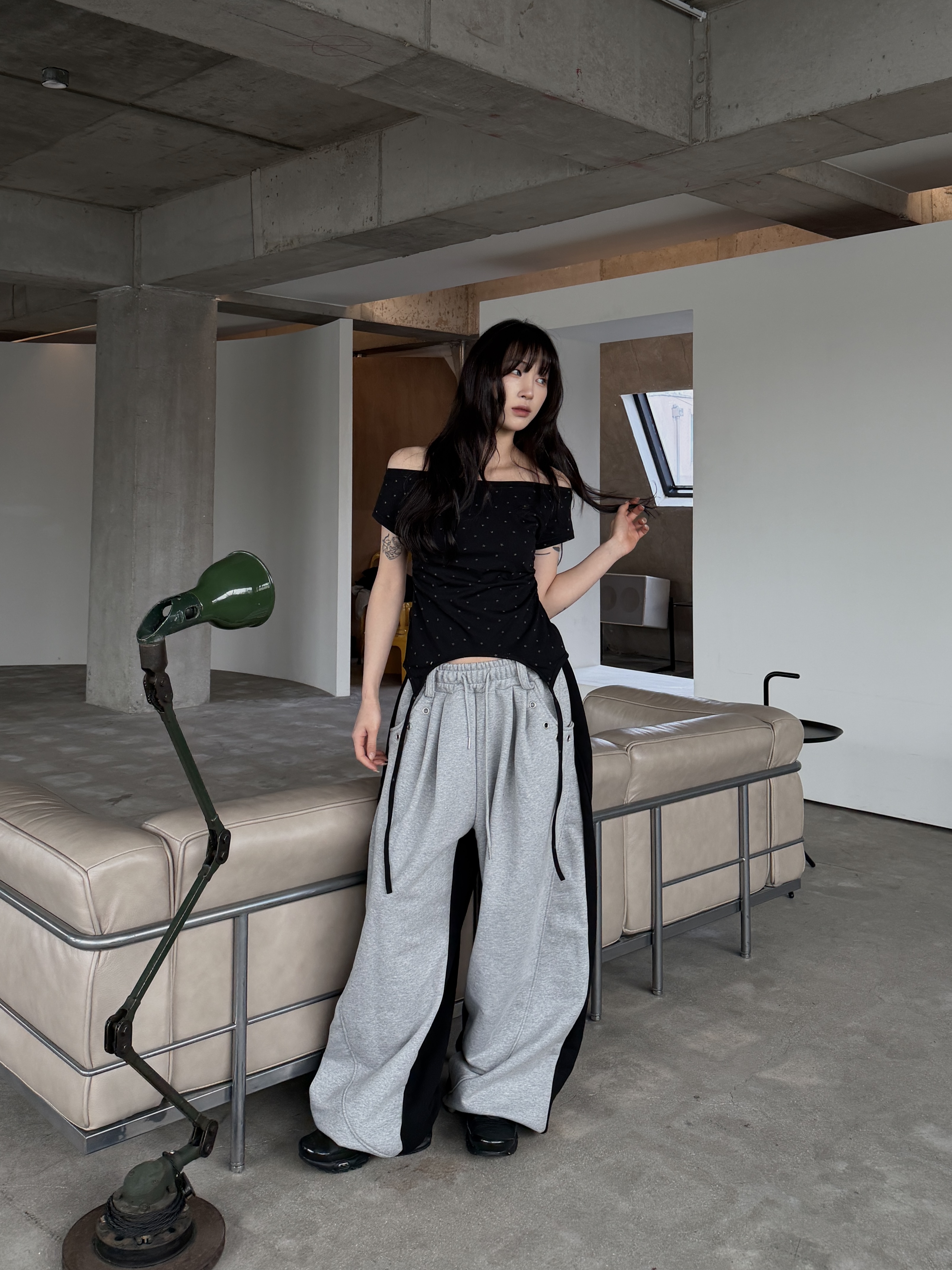 弧線拼接 鏤空卯釘 寬鬆落地棉褲