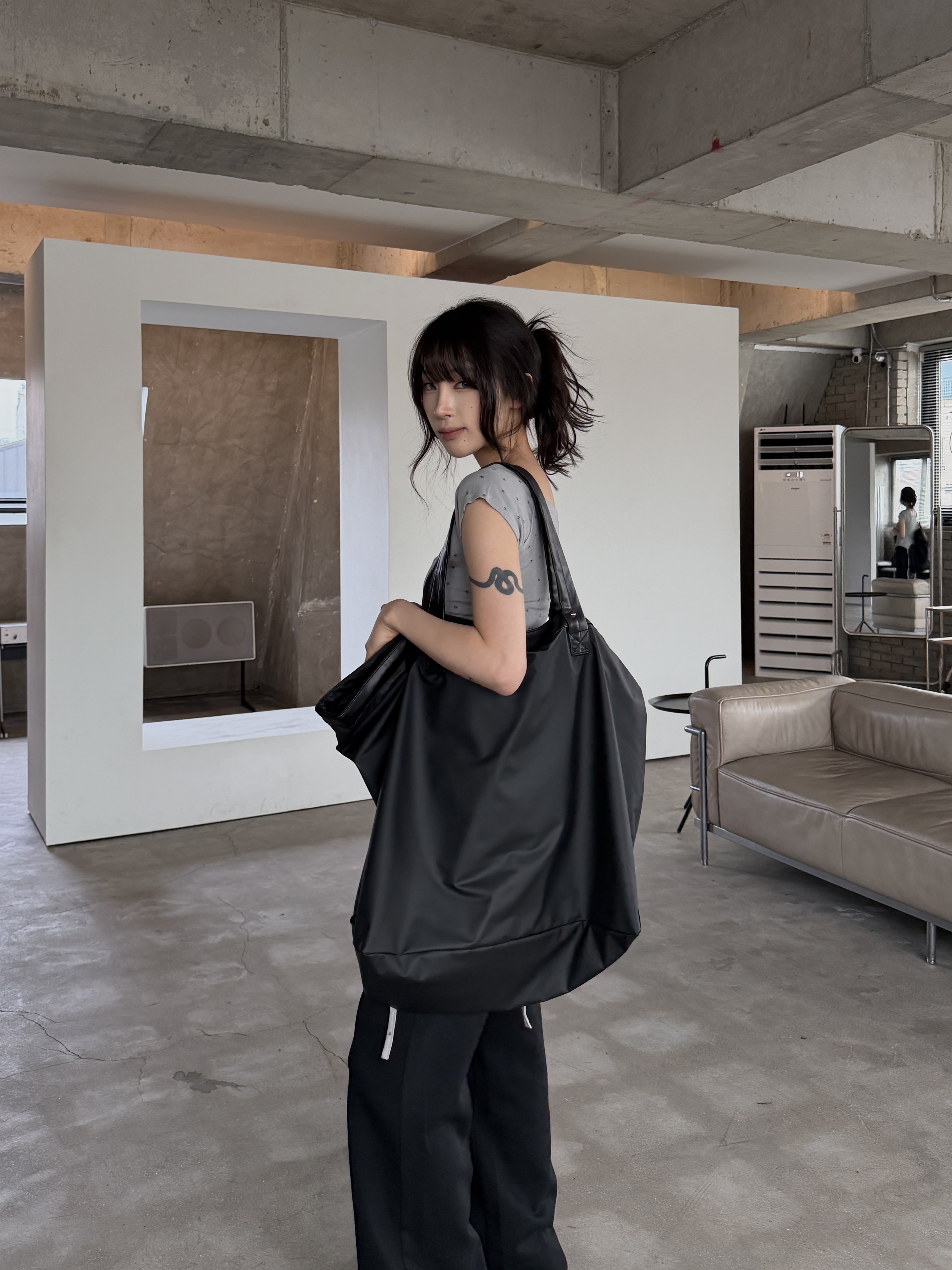 霧感皮革 特大號斜肩包