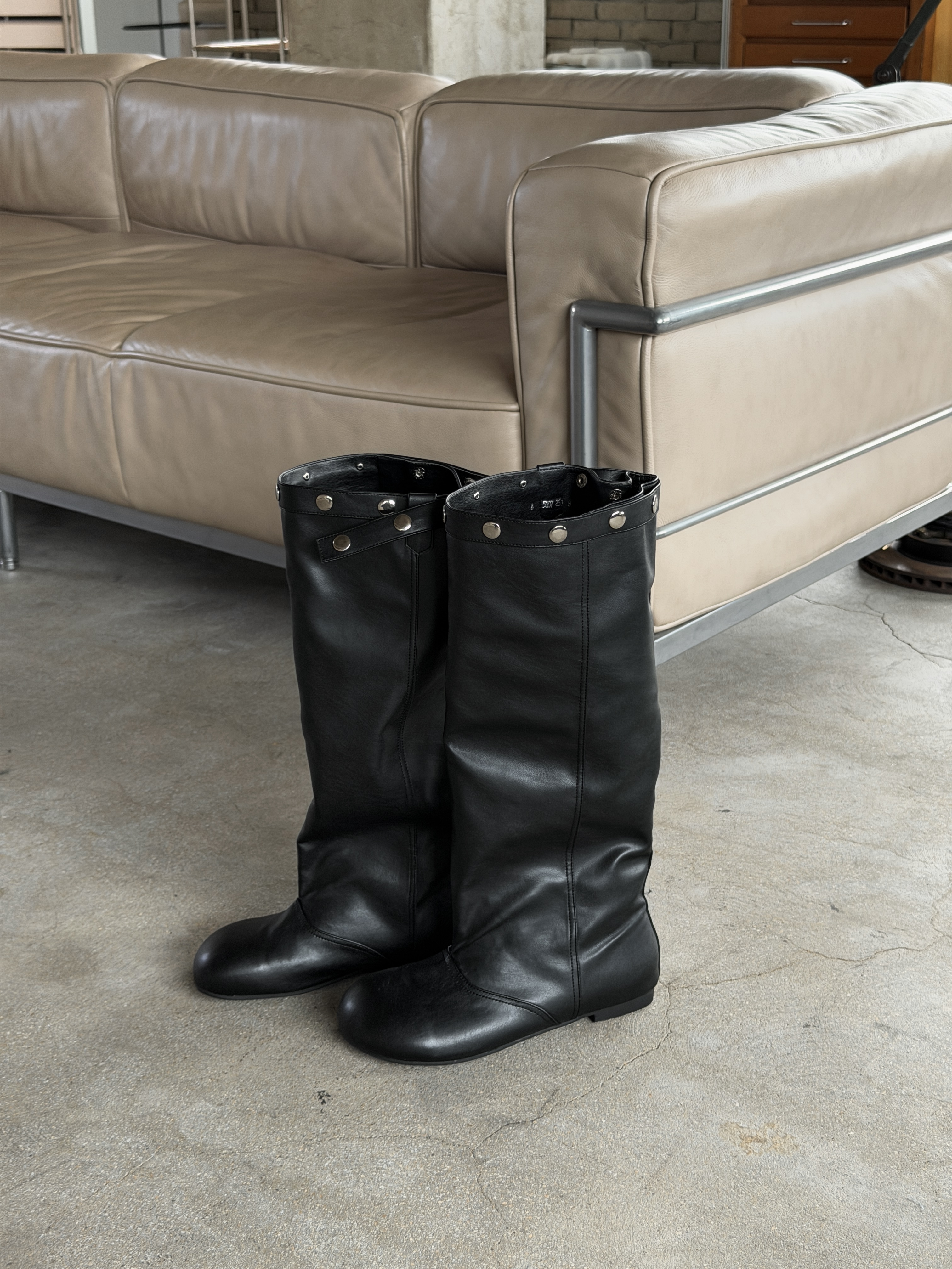 廢土扣帶 個性卯釘 調節中筒靴