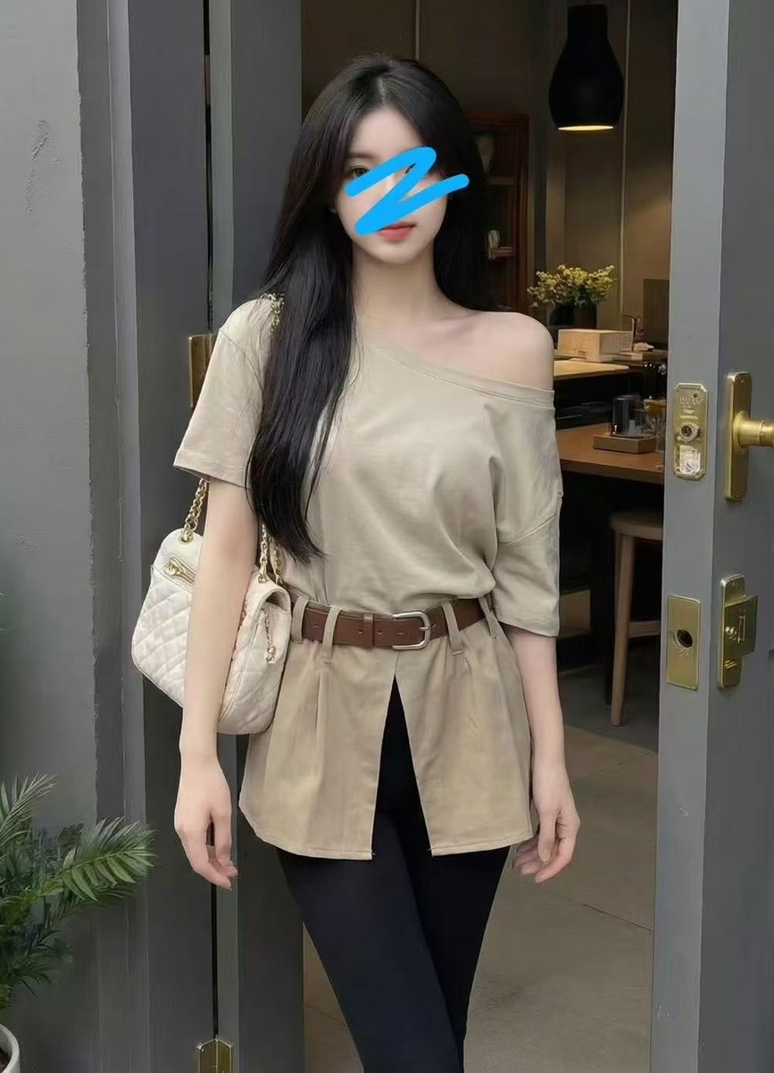 附皮帶前開岔素面長版衣