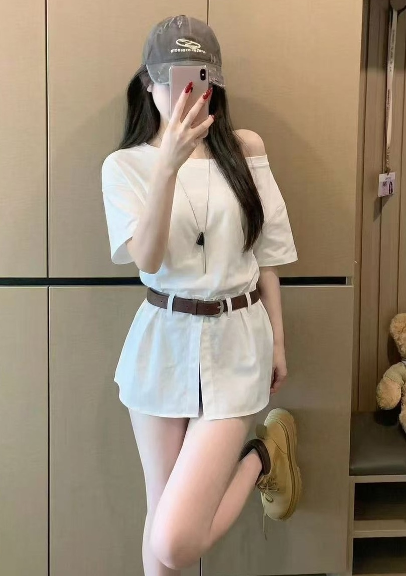 附皮帶前開岔素面長版衣