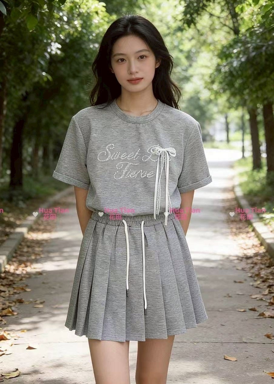 立體蝴蝶結珠珠字衣+百摺褲裙