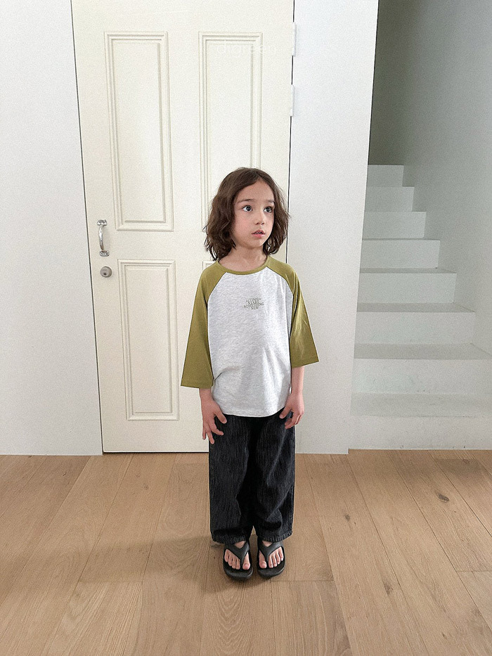 正韓夏Digreenkids 三色莫藍迪拼袖字母上衣