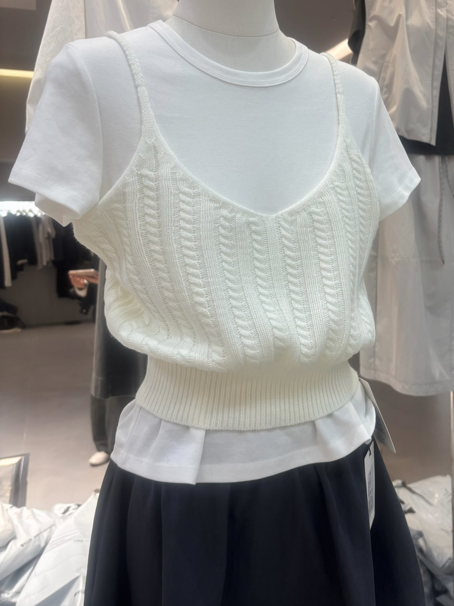 A4針織V領小麻花短板外搭背心(2色)