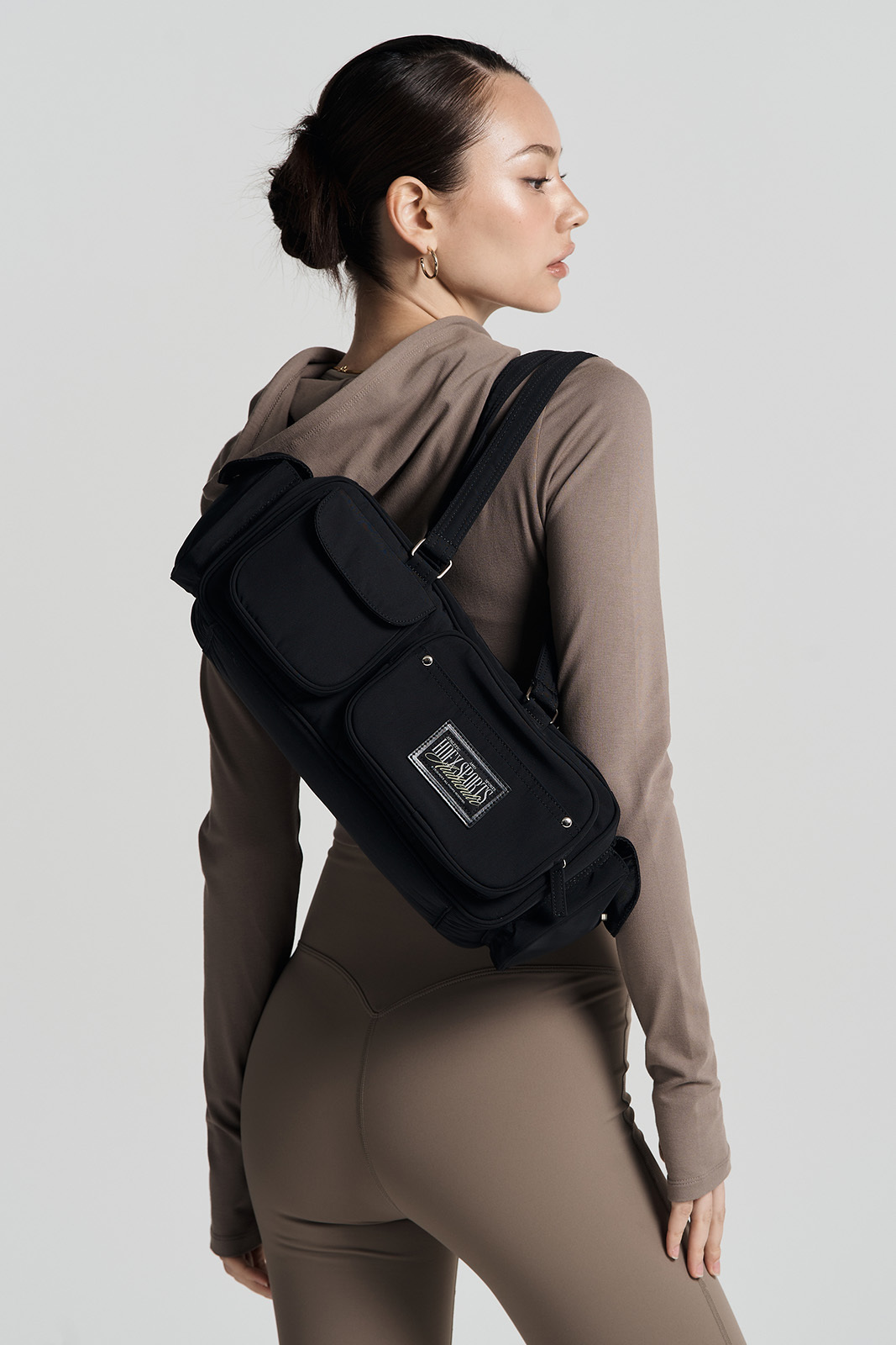 【入LIVECODE一件減至$598😱🔥！】【韓妹大熱運動日常品牌HDEX🔥】Multi Cargo Tote Bag (Black)