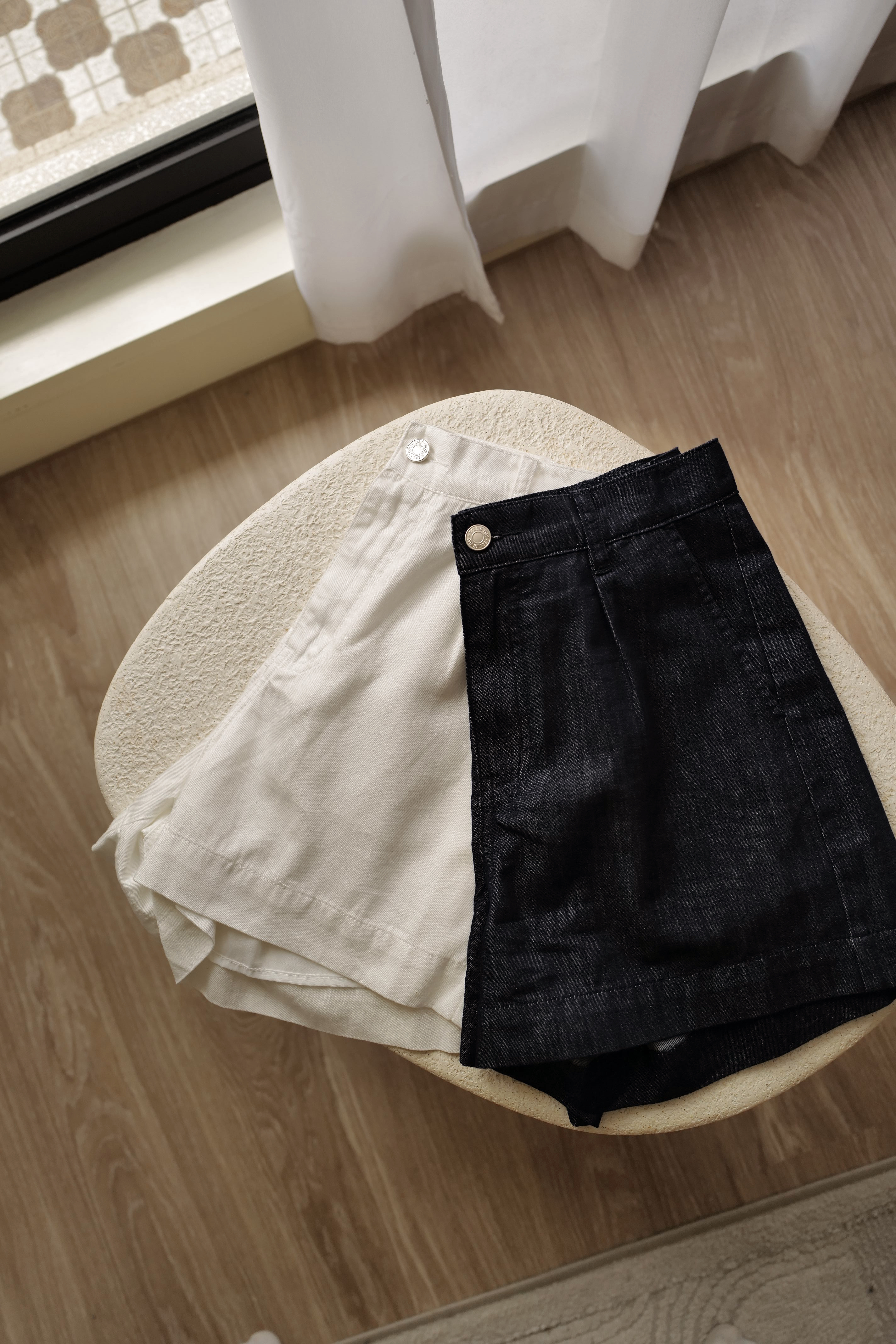 天絲棉顯瘦日常短褲-白