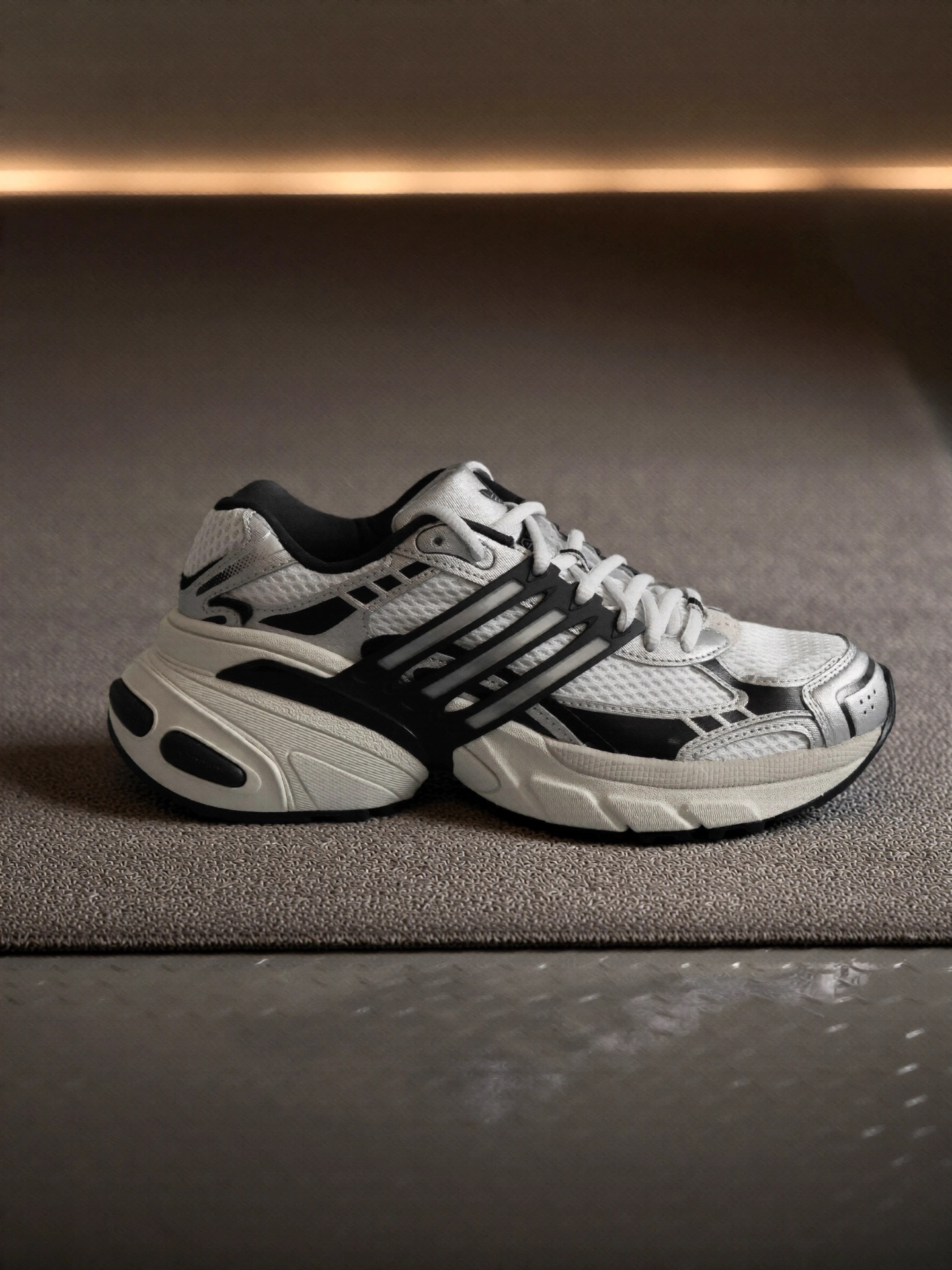代購-Adidas Originals ADISTAR XLG 男女同款 銀黑 IH3381