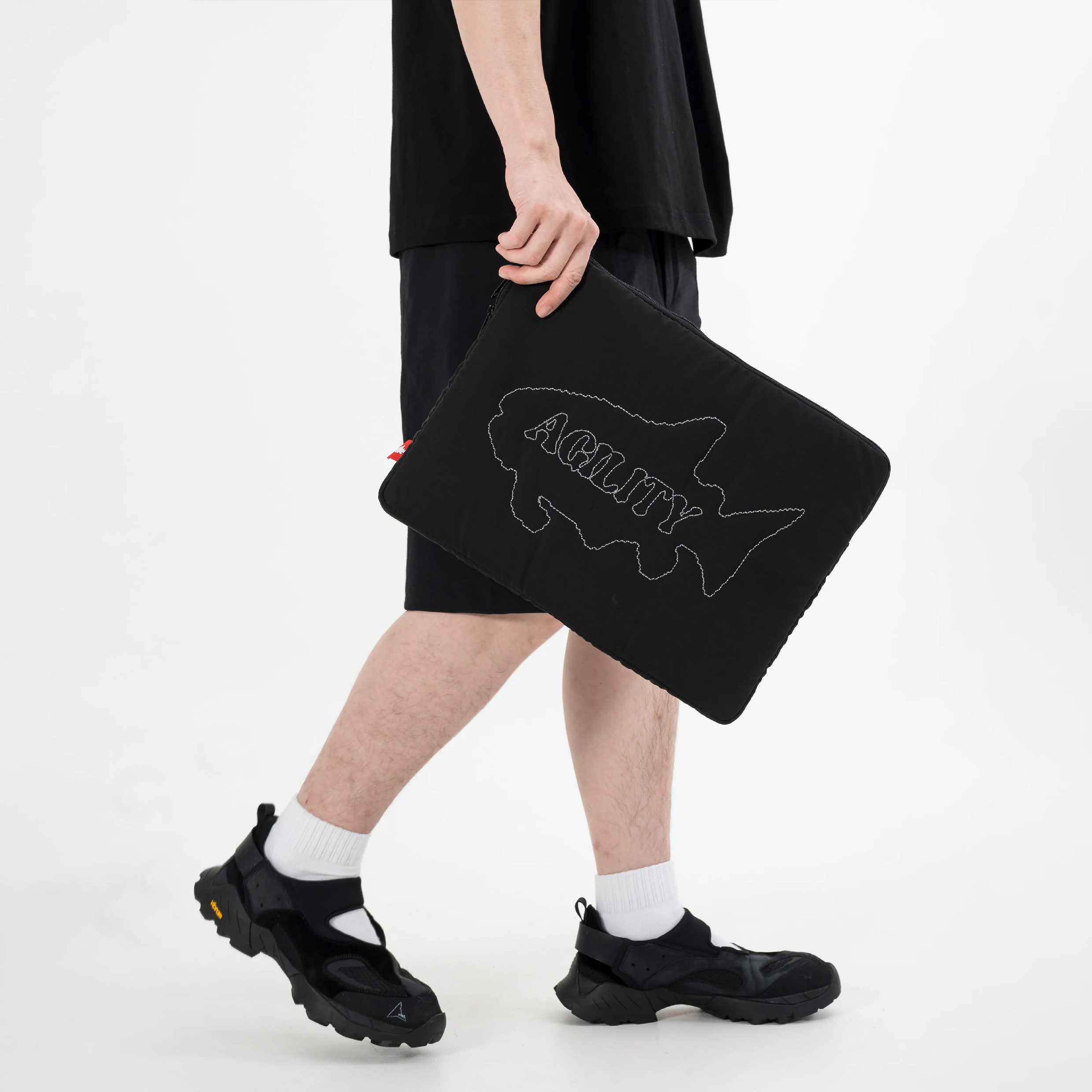 AGILITY HOUSE Quilting Laptop Sleeve "BLACK" 全黑 絎縫筆電包 [AH-L]