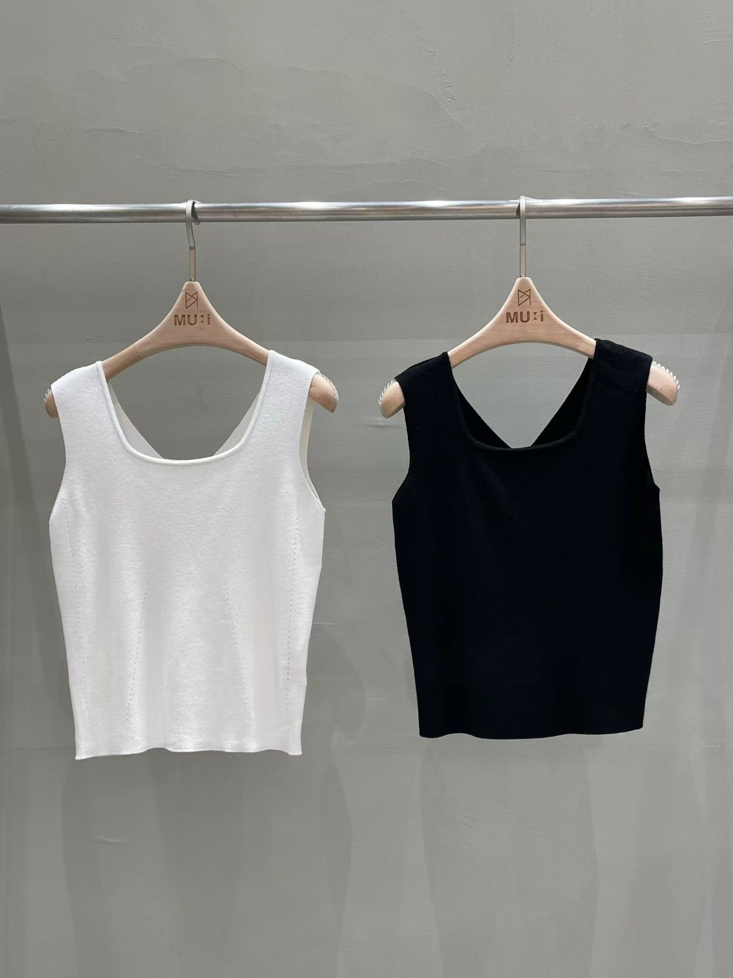 MU2613 Maison sleeveless