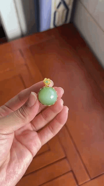 328724 和田玉碧玉粉青貓眼珠金鑲吊墜 (20mm直徑)