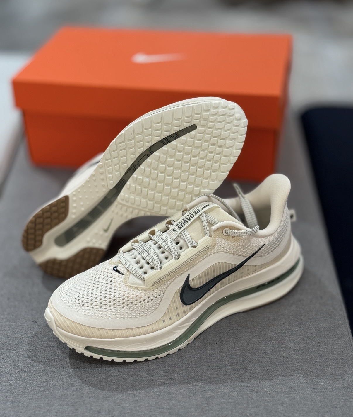 男鞋 NIKE PEGASUS PREMIUM 米綠 氣墊 緩震 輕盈 運動鞋【HQ2592-106】