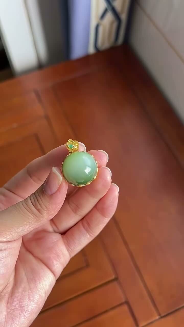 和田玉碧玉粉青貓眼珠金鑲吊墜 (20mm直徑),天然和田玉軟玉