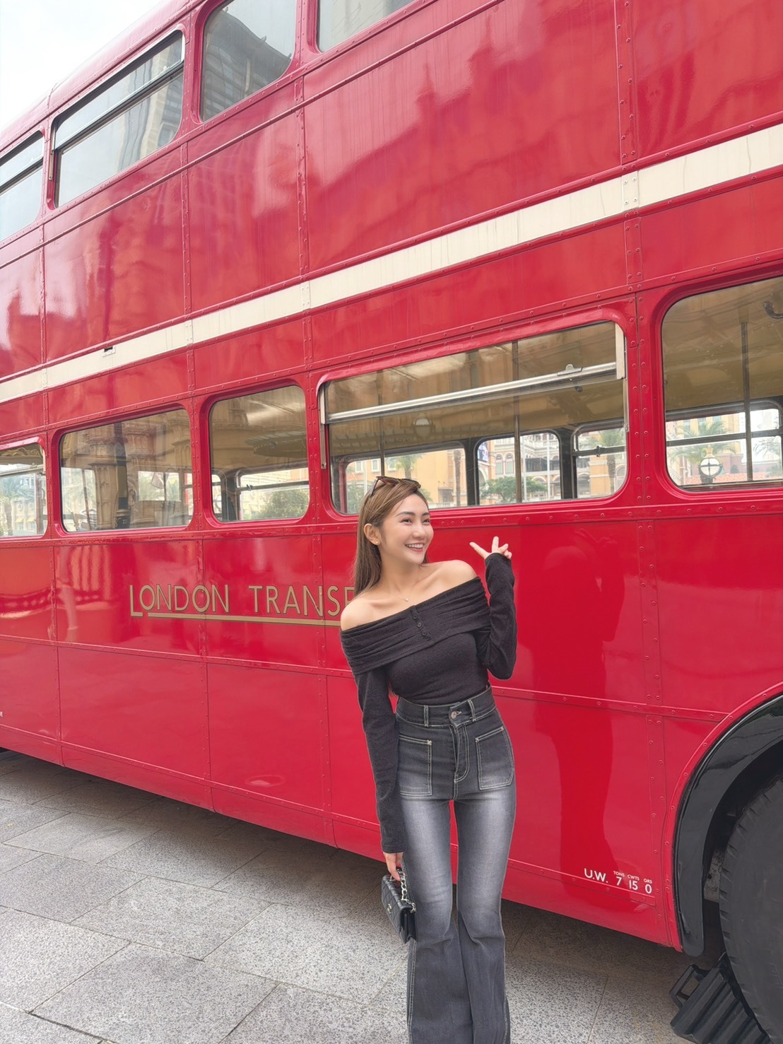 ［預購］🔥04.15春夏新品］💥闆娘命定款］🇰🇷正韓超美一字領假排釦上衣（黑色/兩色）