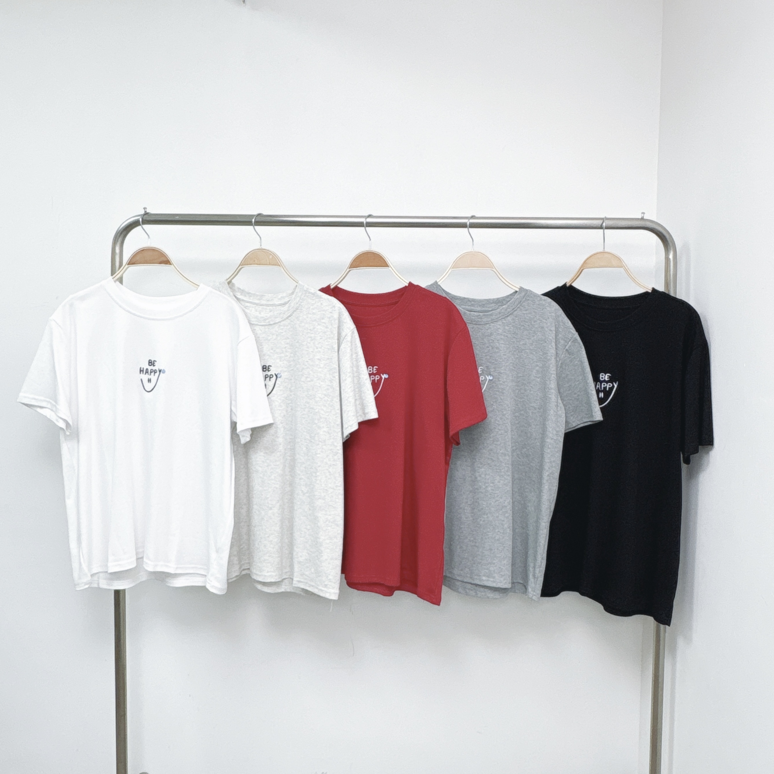 【預訂】刺繡字笑臉小吊牌彈棉TEE (T40-T44)