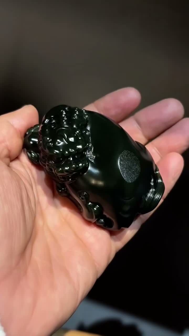 和田玉籽料黑羊脂玩件,天然和田玉軟玉