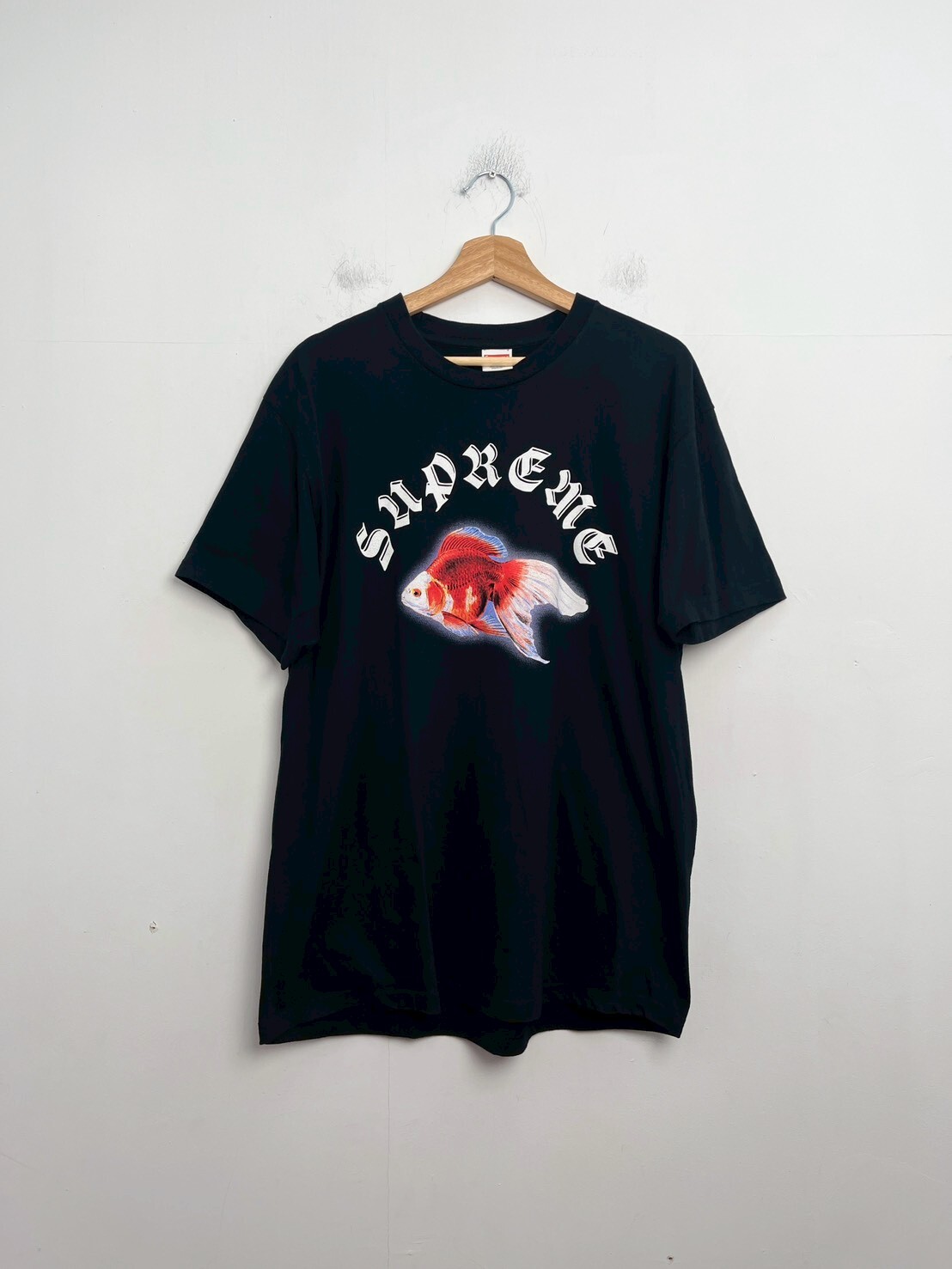 SUPREME Sasquatchfabrix Goldfish Tee SIZE XL