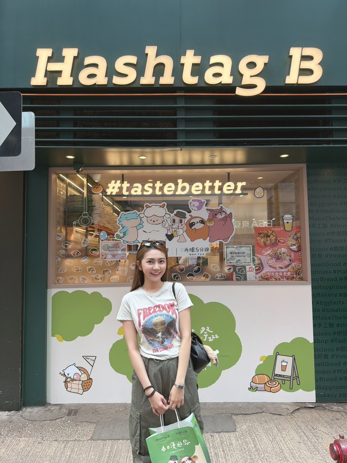 ［預購］🔥04.15春夏新品］🇭🇰闆娘穿去香港ㄉ愛衣］🇰🇷正韓圓領薄款棉美式圖騰上衣（必收杏/三色）