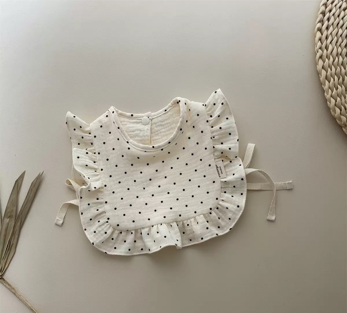 點點荷葉邊口水巾