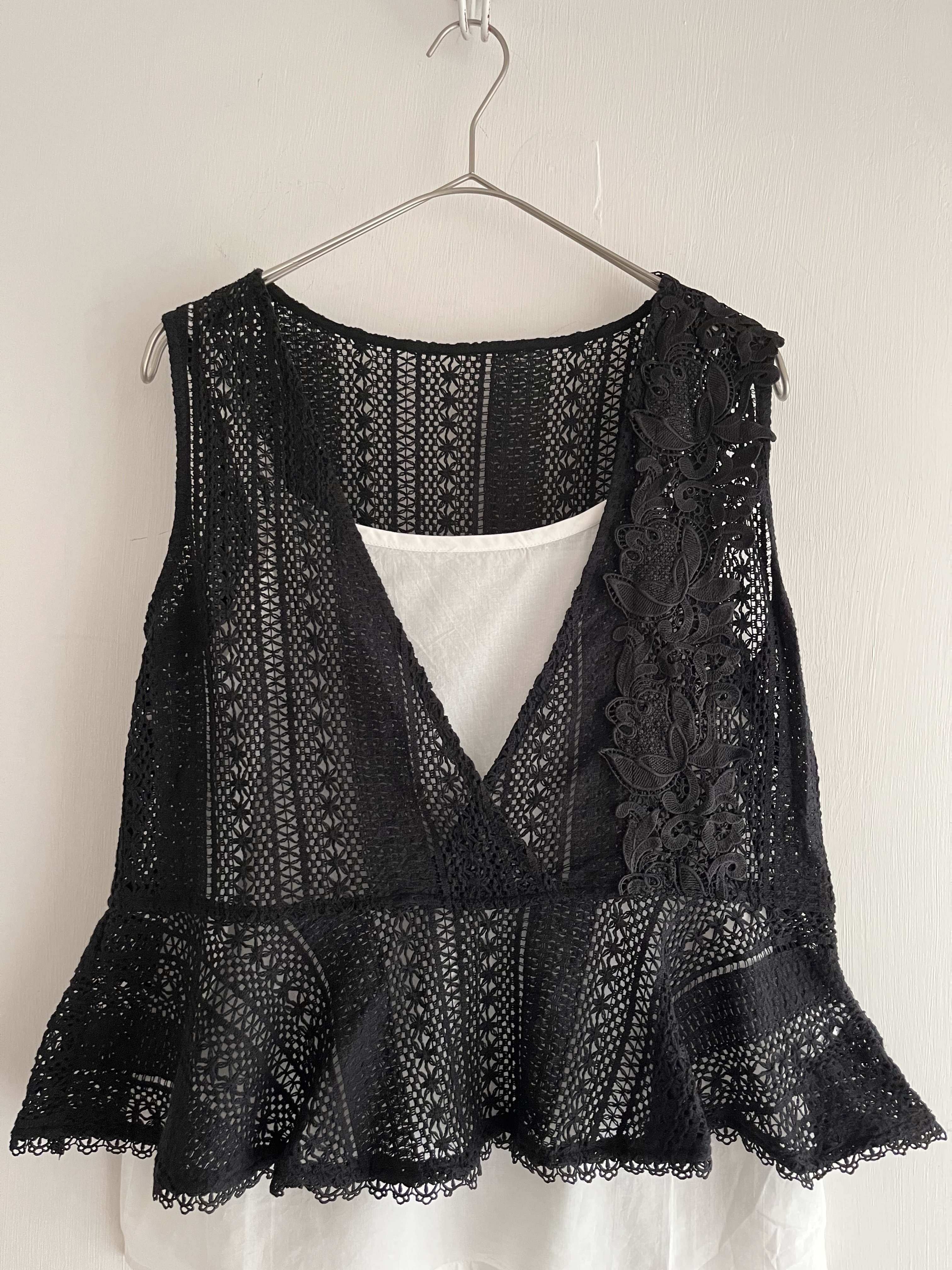 Rose & Rose黑色刺繡拼鈎花背心