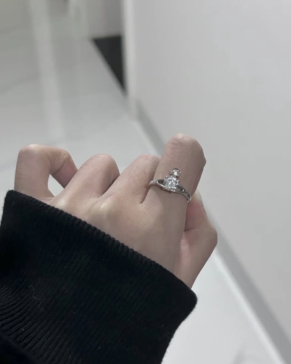 Vivienne Westwood Reina Petite Ring 水鑽 小土星 戒指 銀色