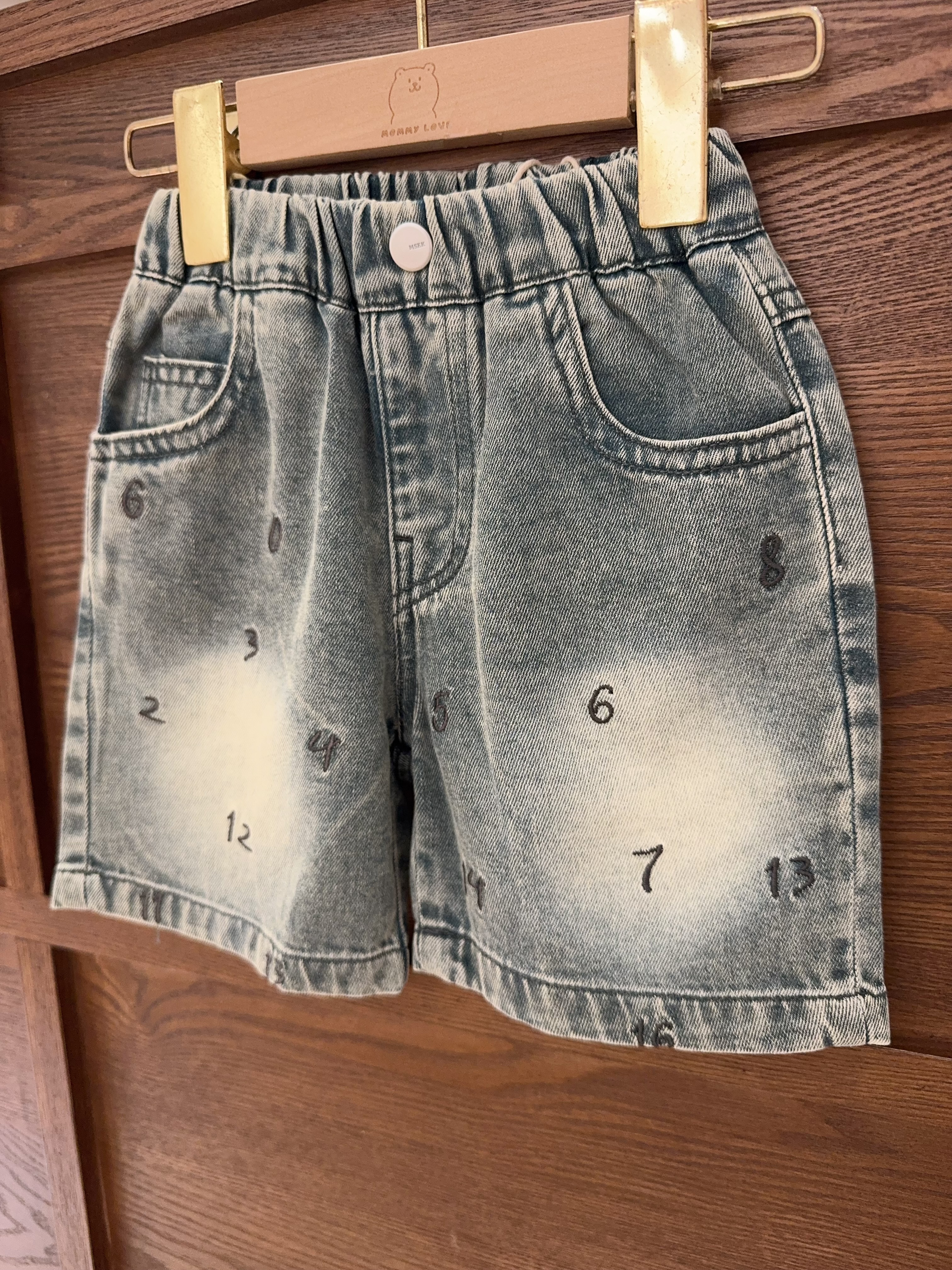 A168 韓國家 刺繡數字牛仔短褲