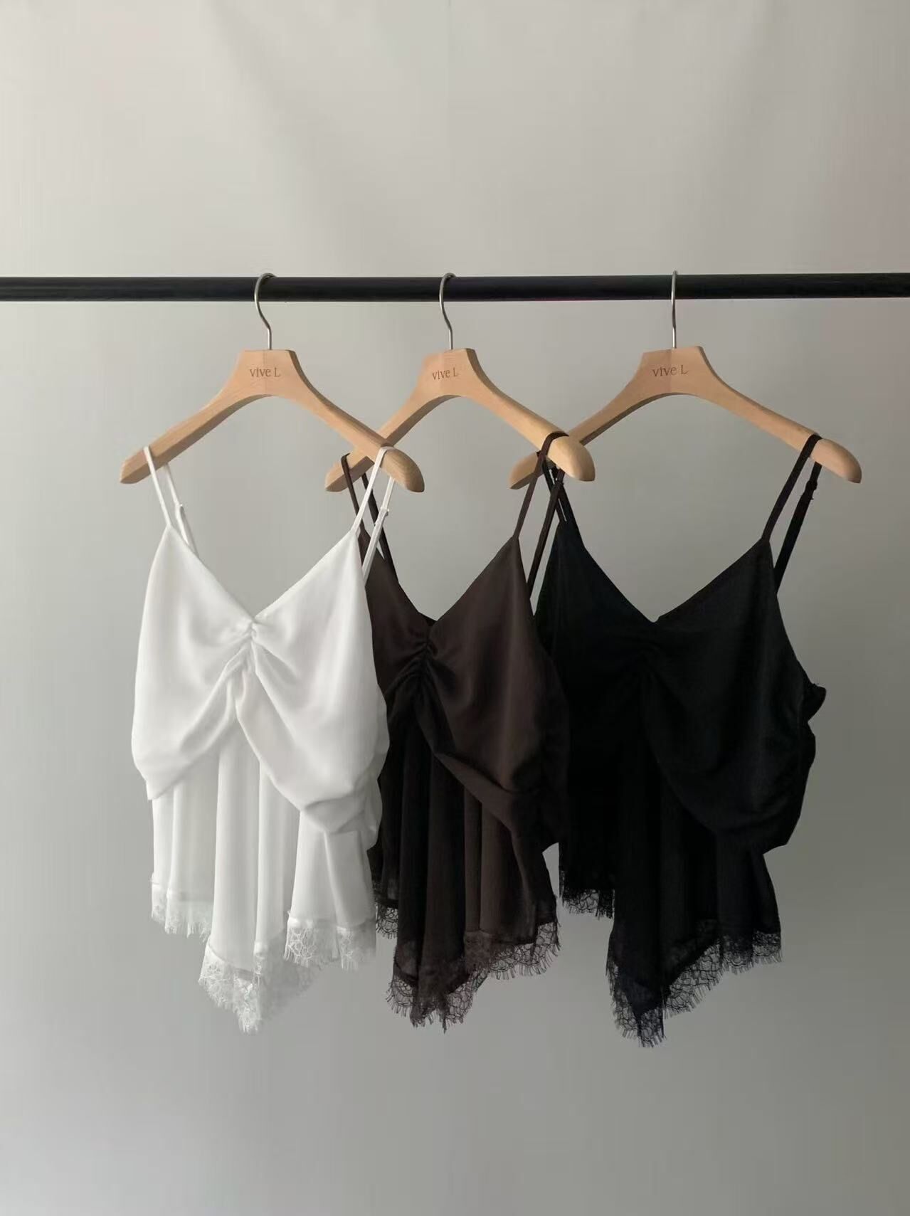 VV2607 Lace Sleeveless