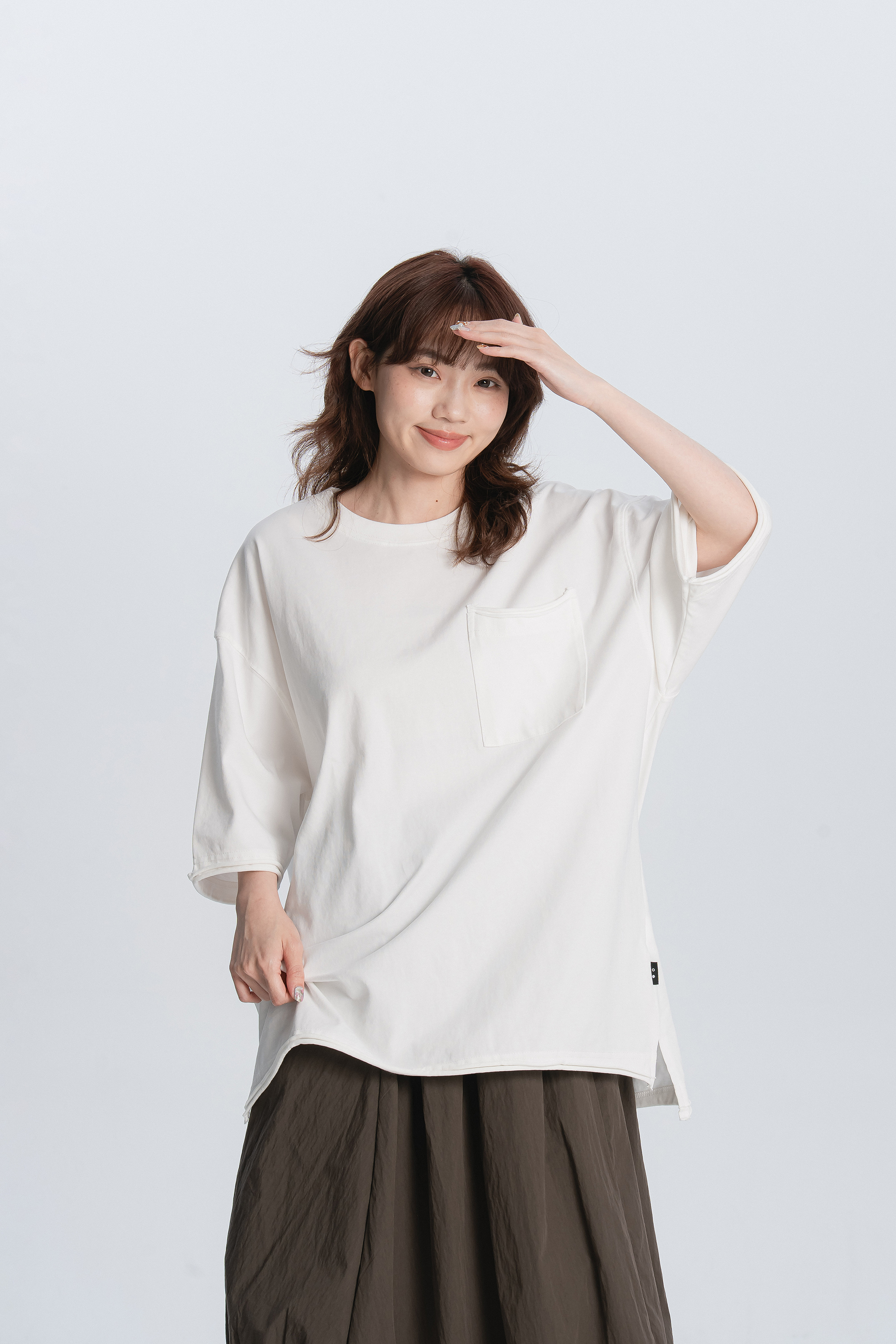 寬鬆純黑白素面短t 2色