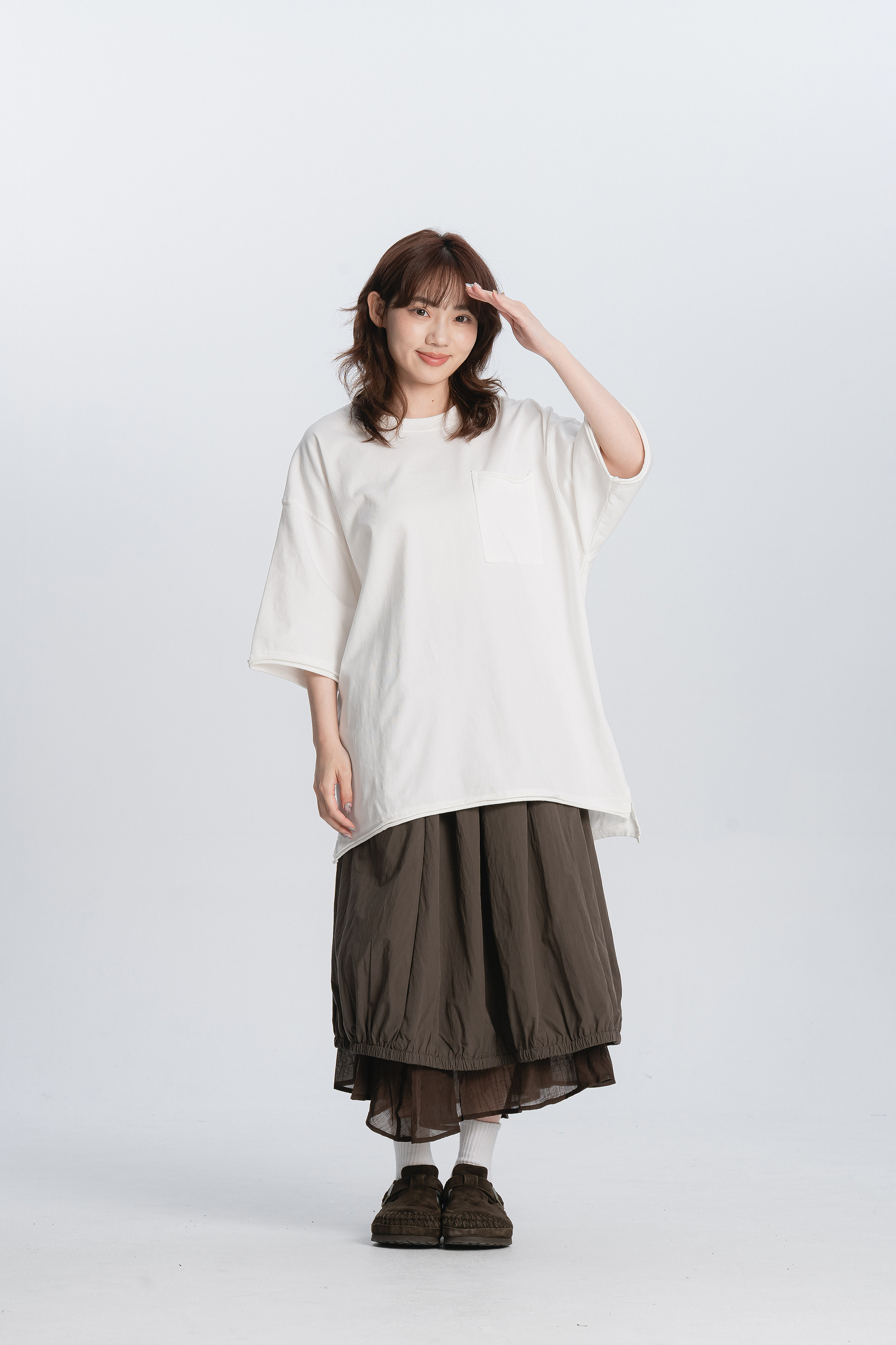 寬鬆純黑白素面短t 2色