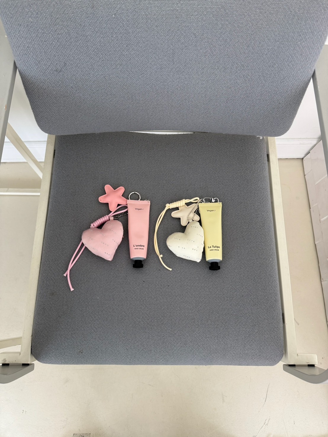 A52 韓國吊飾護手霜set (🎀8800滿額贈)