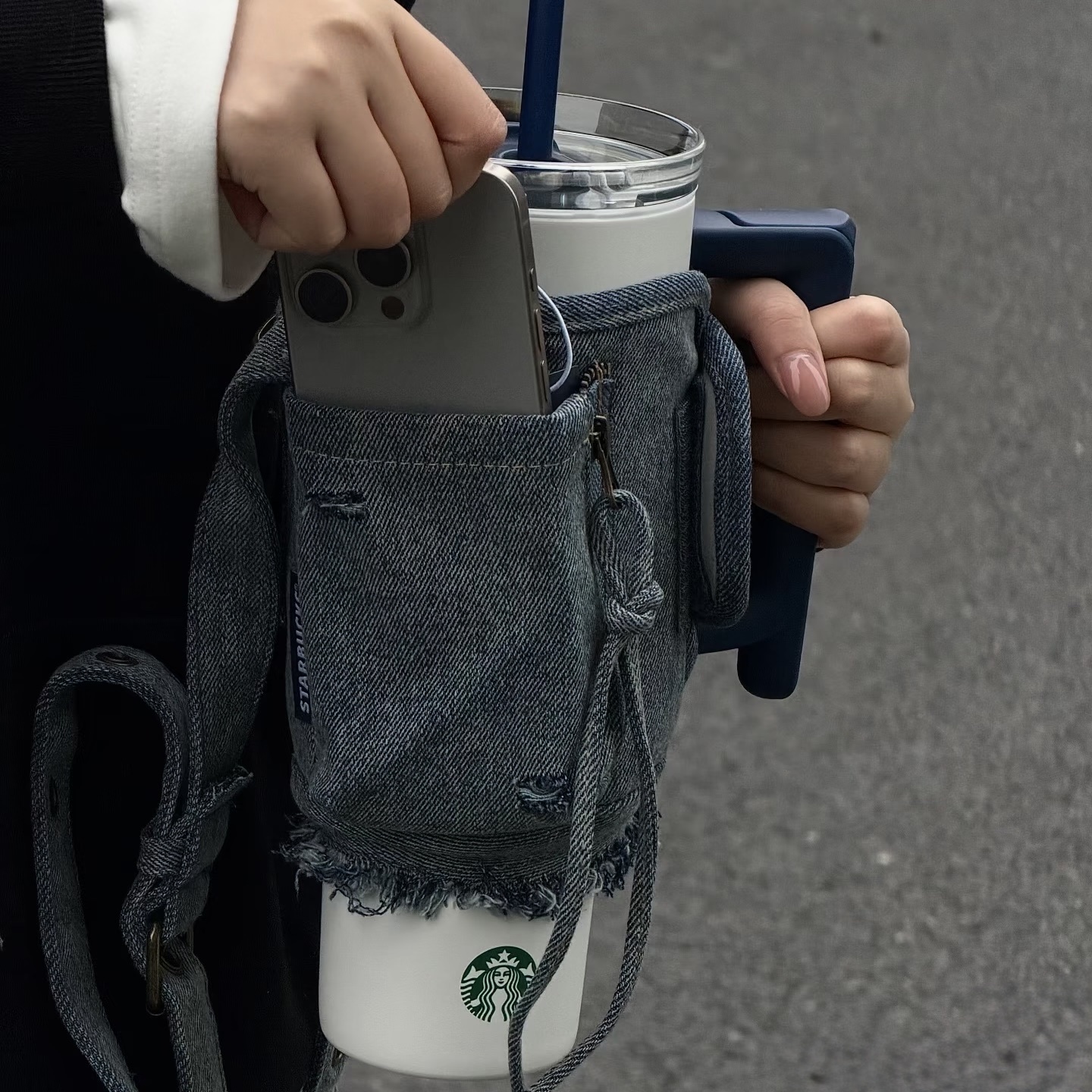 STARBUCKS 星巴克 牛仔單寧星咖系列 不鏽鋼把手隨行杯 隱藏伸縮吸管 附多功能牛仔杯套